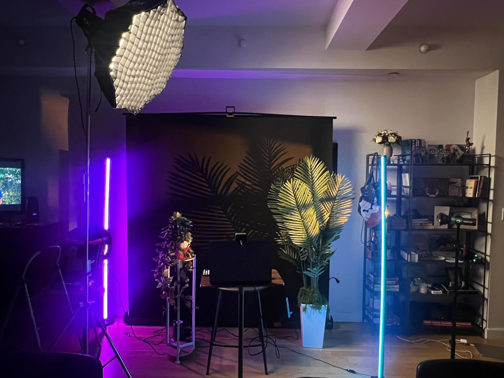 RAUBAY 59.8 x 82.7in Collapsible Green Screen Backdrop Portable Retractable Chroma Key Panel Photo Background with Stand for Video Conference, Photographic Studio, Streaming customer photo 2