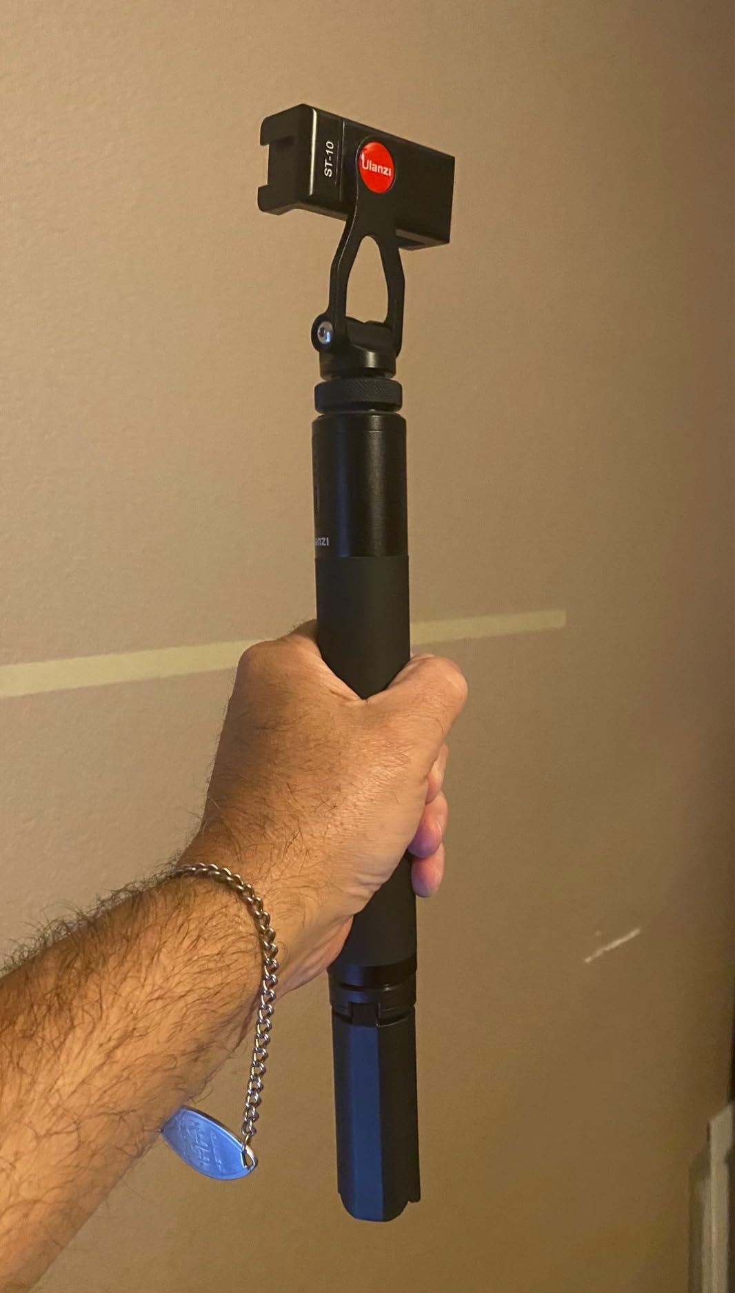 ULANZI Battery Handle Grip, BG-3 10000mAh Grip Portable Charger Tripod Monopod - 12+ Age Recommendation - for DSLR Action Camera Smartphone Vlogging Time-Lapse Shooting Live Streaming Filmmaking customer photo 2