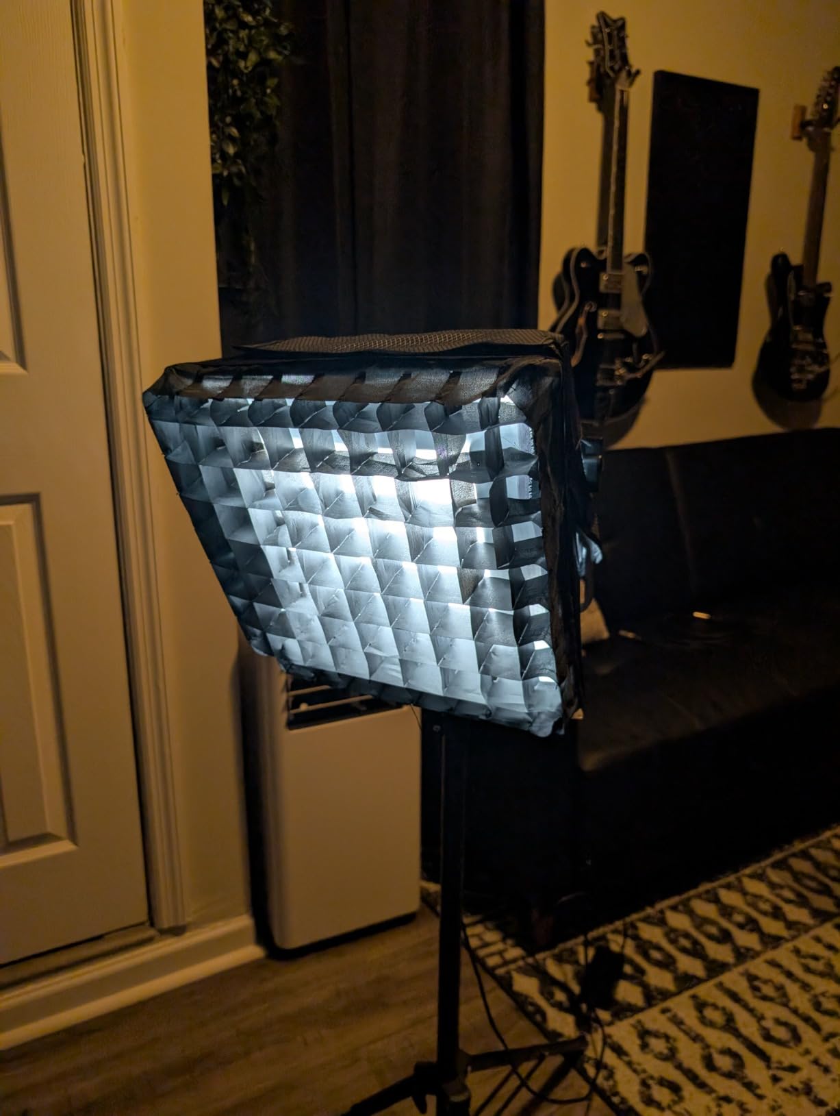 NEEWER 2 Pack 660 PRO RGB LED Video Light with App Control Tripod Stand Kit, Studio Panel Key Lighting for Gaming Streaming Zoom YouTube Webex Photography, 360° Full Color, 50W Dimmable customer photo 2