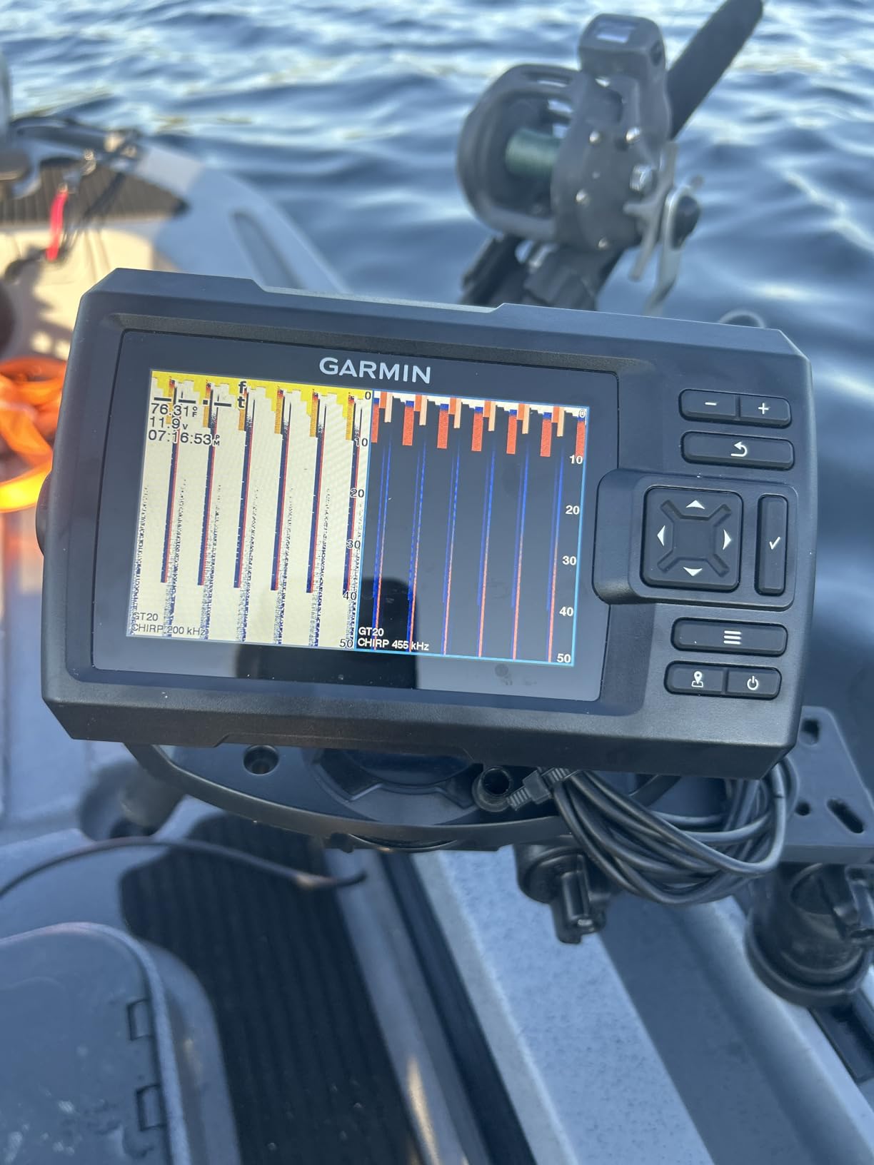 Garmin Striker Vivid 5cv, Easy-to-Use 5-inch Color Fishfinder and Sonar Transducer, Vivid Scanning Sonar Color Palettes (010-02551-00) customer photo 4