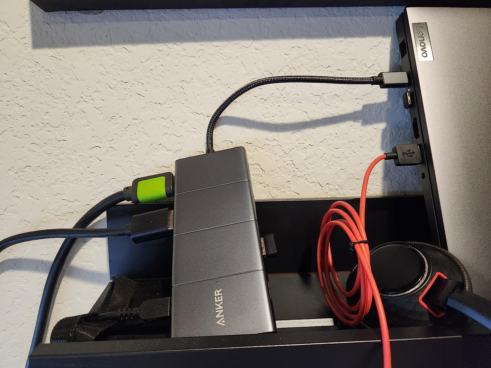 Anker USB C Hub, 11-in-1 Docking Station with 4K@60Hz HDMI and DP, 85W Power Delivery, USB-C&3 USB-A Data Ports, 1 Gbps Ethernet, 3.5mm Audio, microSD and SD Card Reader customer photo 2