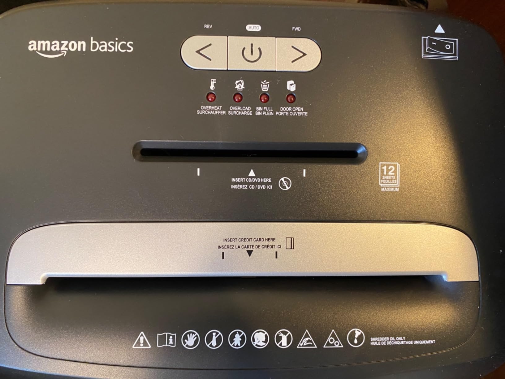 Amazon Basics 12 Sheet High Security Micro Cut Paper, Credit Card and CD Shredder with 6 Gallon Easy Emptying Bin, Casters, Black customer photo 1