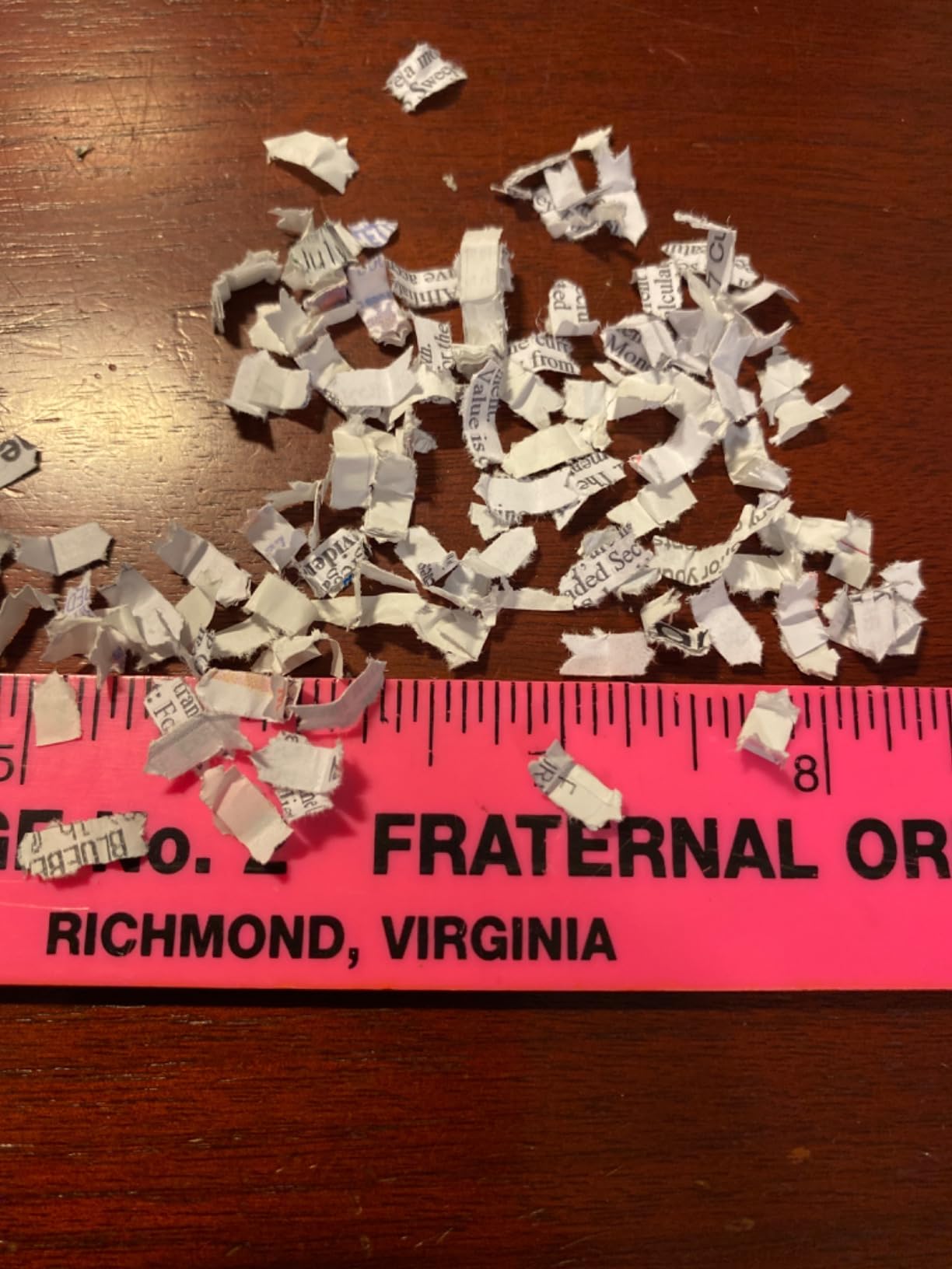 Amazon Basics 12 Sheet High Security Micro Cut Paper, Credit Card and CD Shredder with 6 Gallon Easy Emptying Bin, Casters, Black customer photo 2