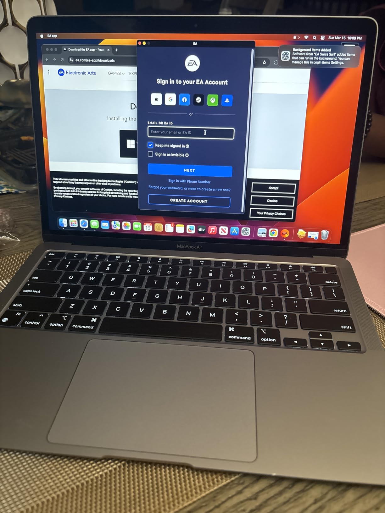 Apple MacBook Air Late 2020 with Apple M1 Chip (13.3 inch, 8GB RAM, 256GB SSD) Space Gray (Renewed) customer photo 2