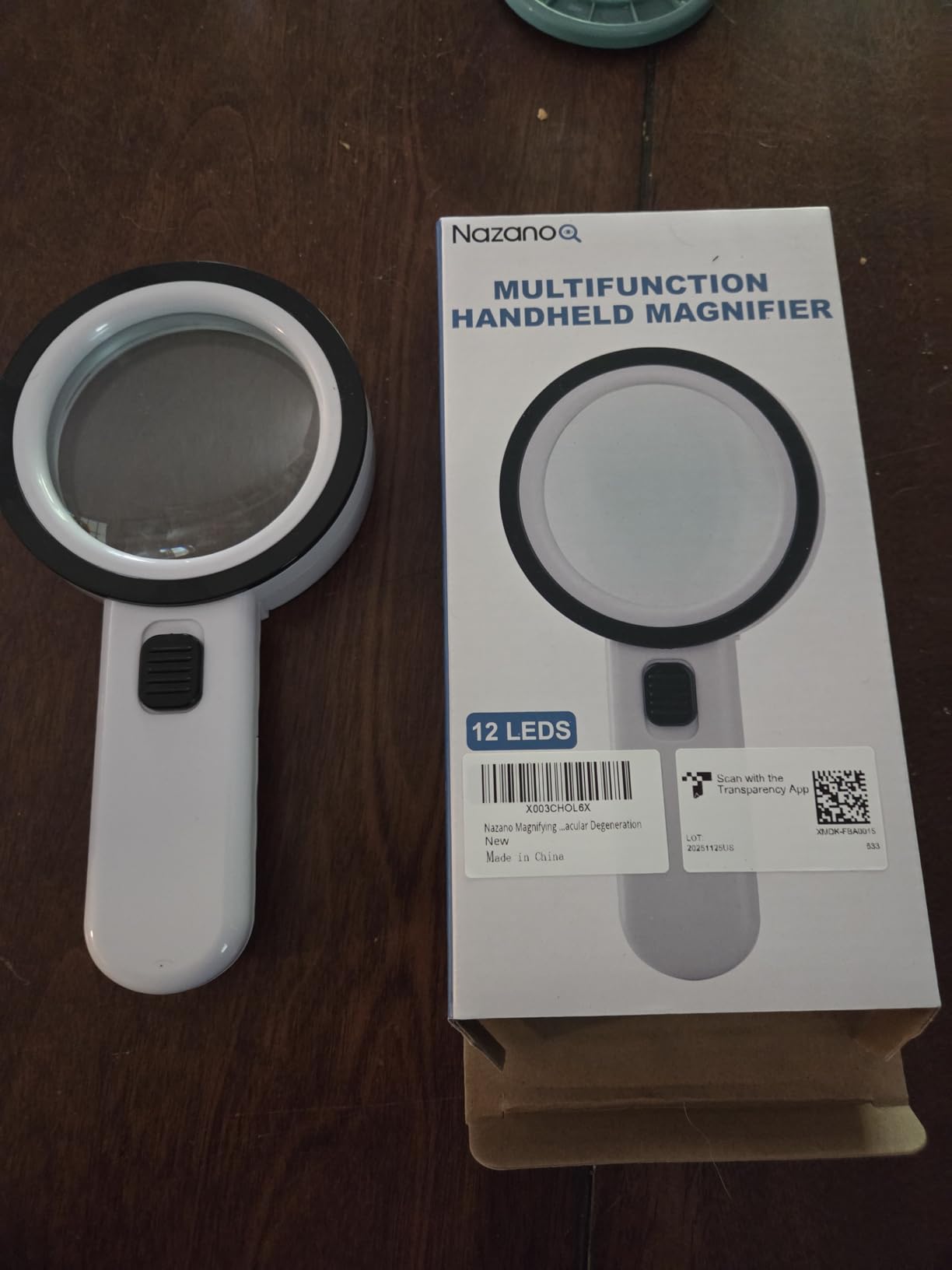 Nazano Magnifying Glass with Light, Ultra-Clear Lightweight Handheld Reading Magnifier with 12 LEDs, Distortion-Free Optical Lens for Seniors, Macular Degeneration, Close Work, Coins & Pill Bottles customer photo 2