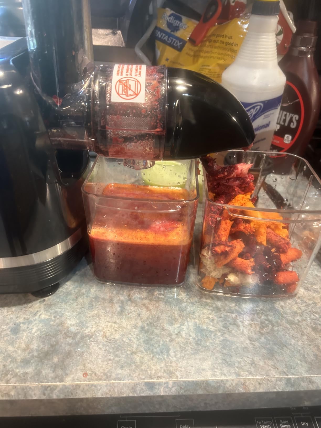 Omega H3000RED Cold Press 365 Juicer Slow Masticating Extractor Creates Delicious Fruit Vegetable and Leafy Green High Juice Yield and Preserves Nutritional Value, 150-Watt, Red customer photo 1