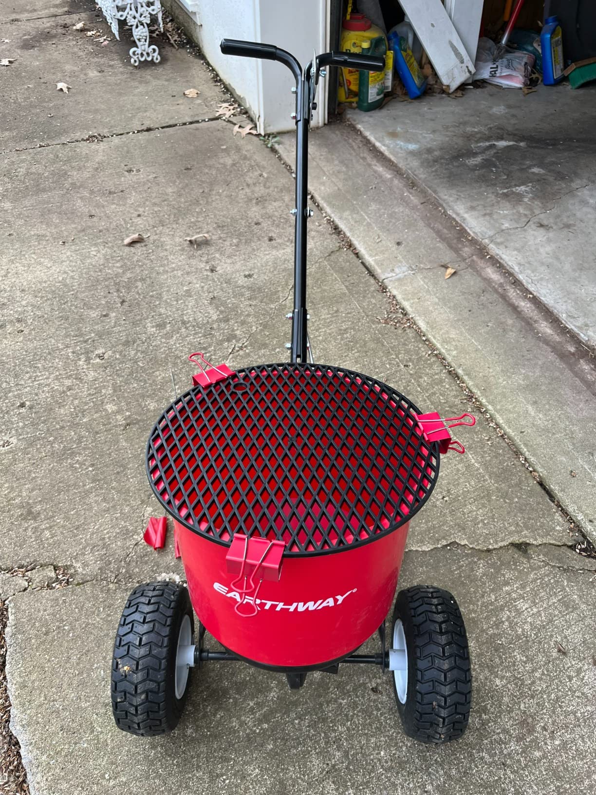 EarthWay 2600A-PLUS Fertilizer Spreader, 40lb Hopper Capacity, Red, Durable, All Terrain Pneumatic Tires, Rust-Proof Polypropylene, Epoxy Coated Steel Frame customer photo 1