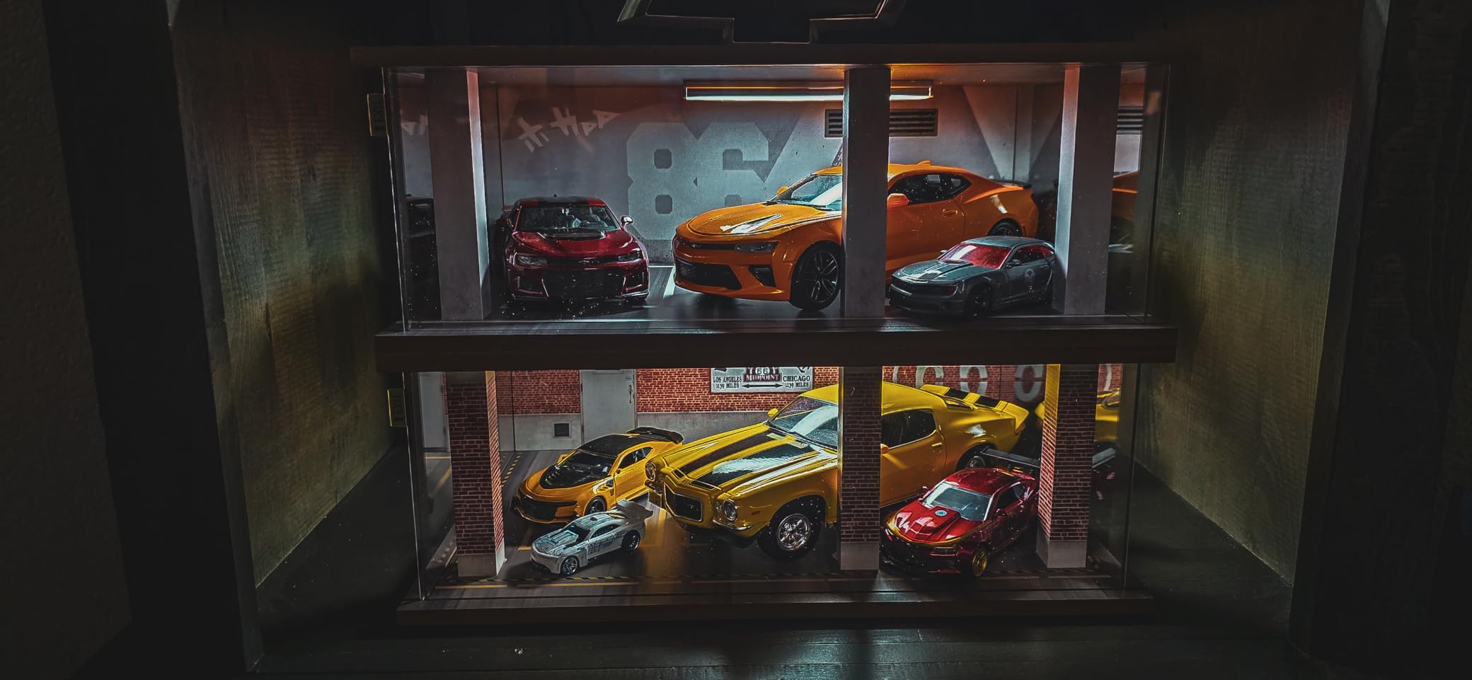 1:24 Scale Die-Cast Car Garage Display Case with Transparent Acrylic Cover and LED Lighting for 3 Parking Spaces (2A) customer photo 1