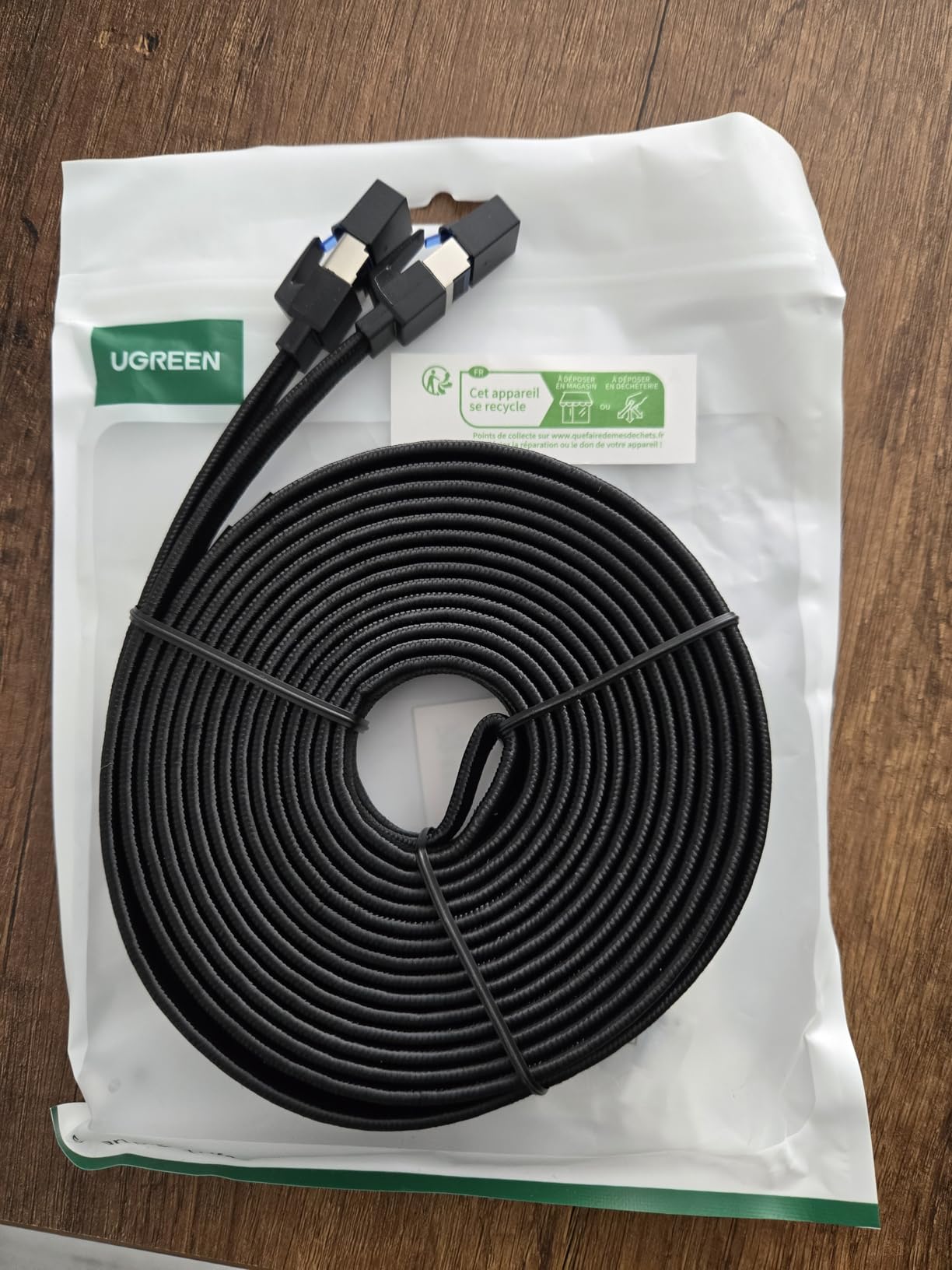 UGREEN Cat 8 Ethernet Cable 3FT, Flat High Speed 40Gbps 2000Mhz Internet Cable 26AWG Braided Network Cord RJ45 Shielded Indoor LAN Cables Compatible for Gaming PC PS5 Xbox Modem Router 3FT customer photo 2
