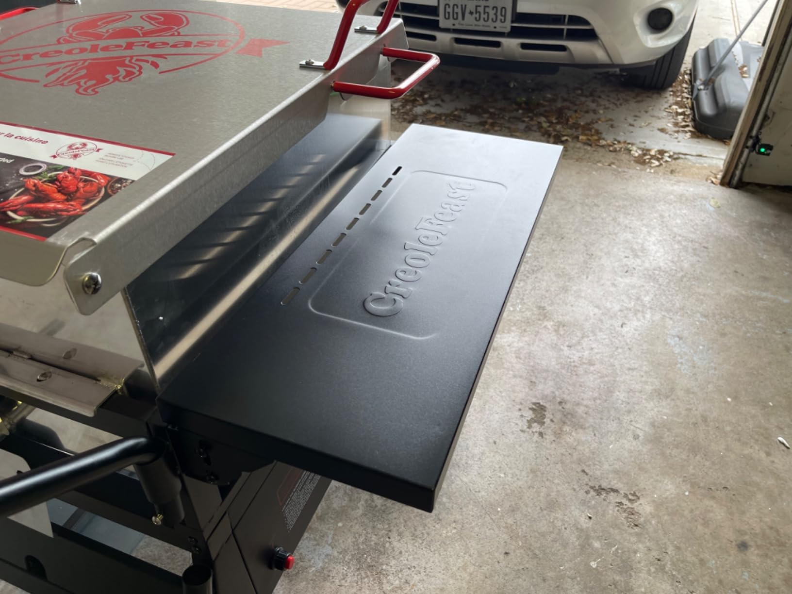 Creole Feast CFB1001A 90 QT Crawfish Boiler, Outdoor Single Sack Propane Gas Cooker with Folding Cylinder Mounting Bracket and Stirring Paddle for Seafood & Crawfish Season, Black customer photo 2