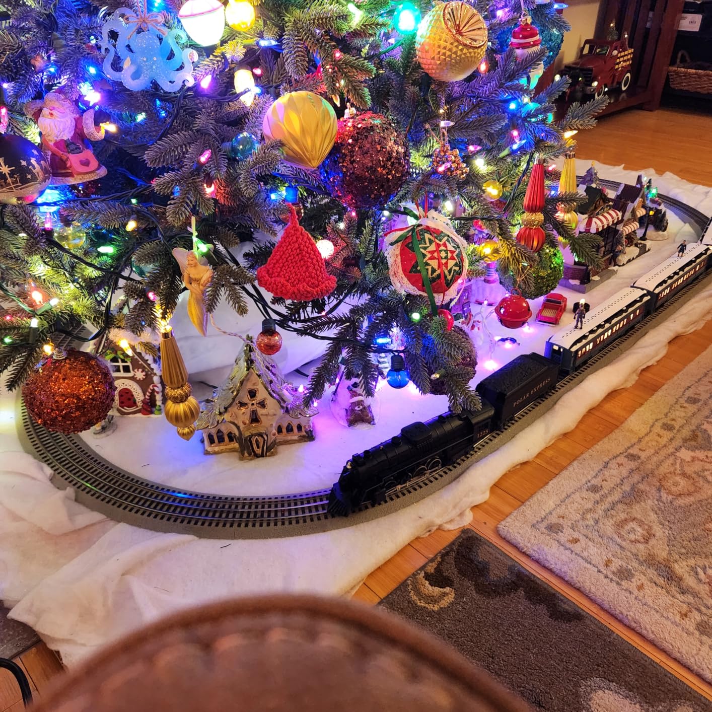 Lionel The Polar Express Electric O Gauge Bluetooth 5.0 Model Train Set with Remote customer photo 1