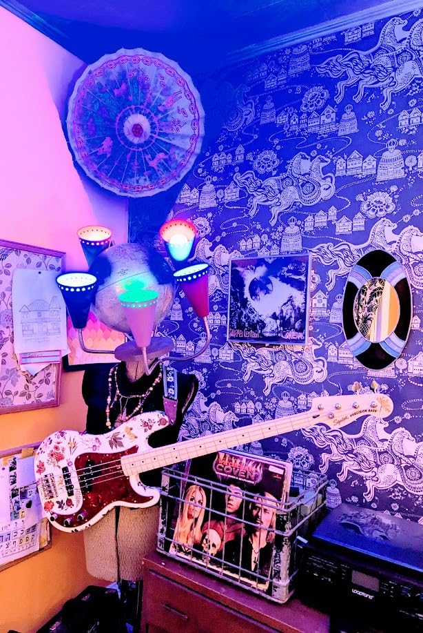 Squier Affinity Series Precision Bass, Olympic White, Maple Fingerboard customer photo 2