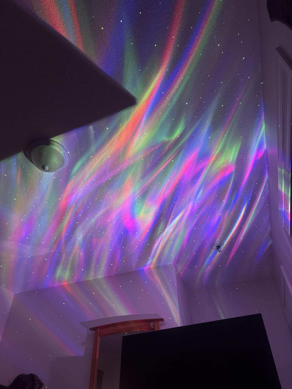 AIRIVO Northern Lights Aurora Projector, Star Projector Music Speaker, White Noise Night Light Galaxy Projector for Kids Adults, for Home Decor Bedroom/Ceiling/Party (Black) customer photo 2