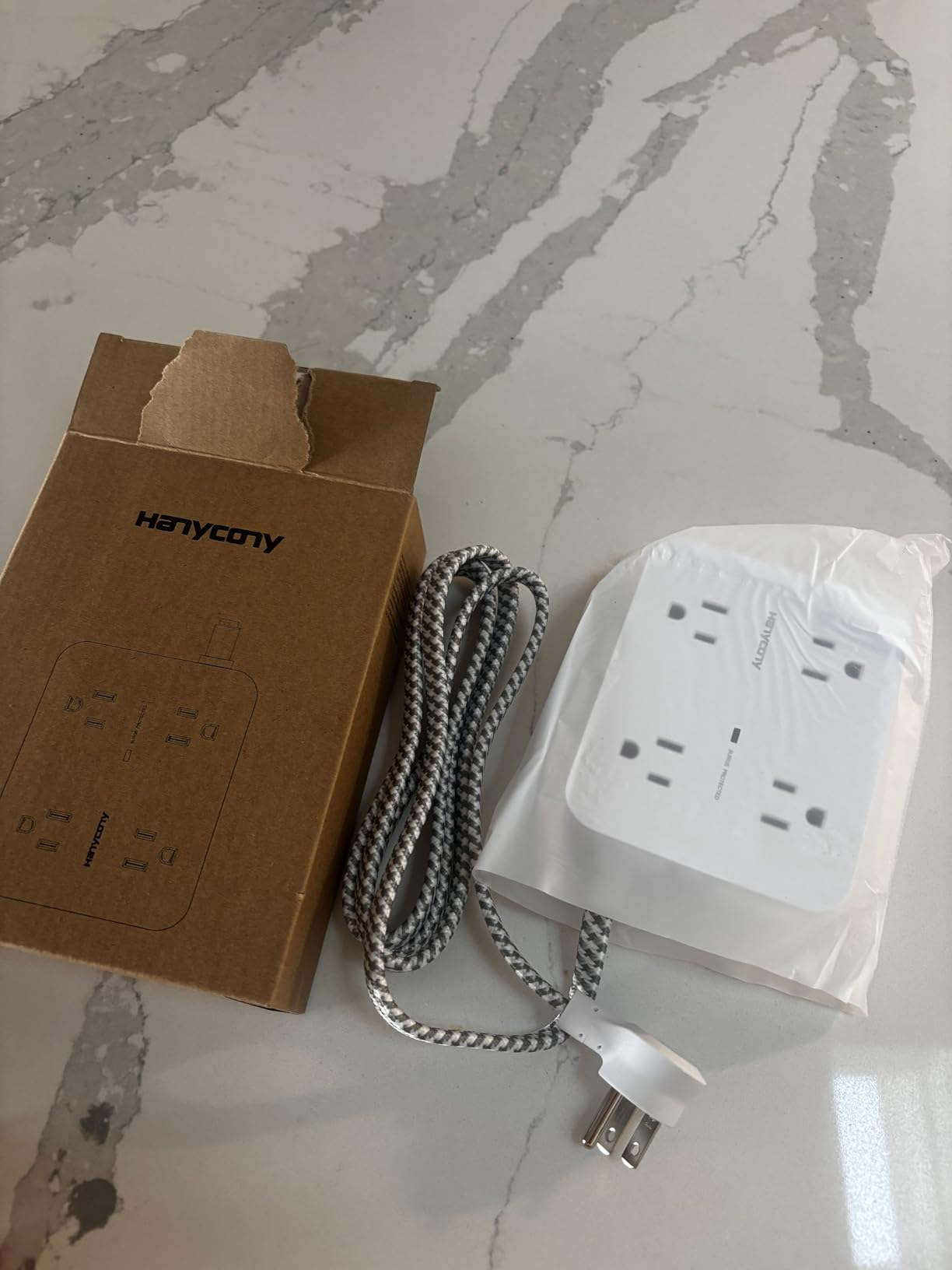 Surge Protector Power Strip - HANYCONY 8 Outlets 4 USB (2 USB C) Charging Ports, Multi Plug Outlet Extender, 5Ft Braided Extension Cord, Flat Plug Wall Mount Desk Charging Station for Home Office ETL customer photo 2