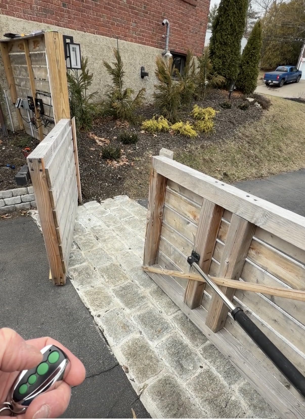 TOPENS A5132 Dual Swing Gate Opener Medium Duty Automatic Gate Motor for Double Swing Gates Up to 16ft per Arm, Electric Driveway Gate Operator AC Powered with Remote Control Kit Solar Compatible customer photo 2