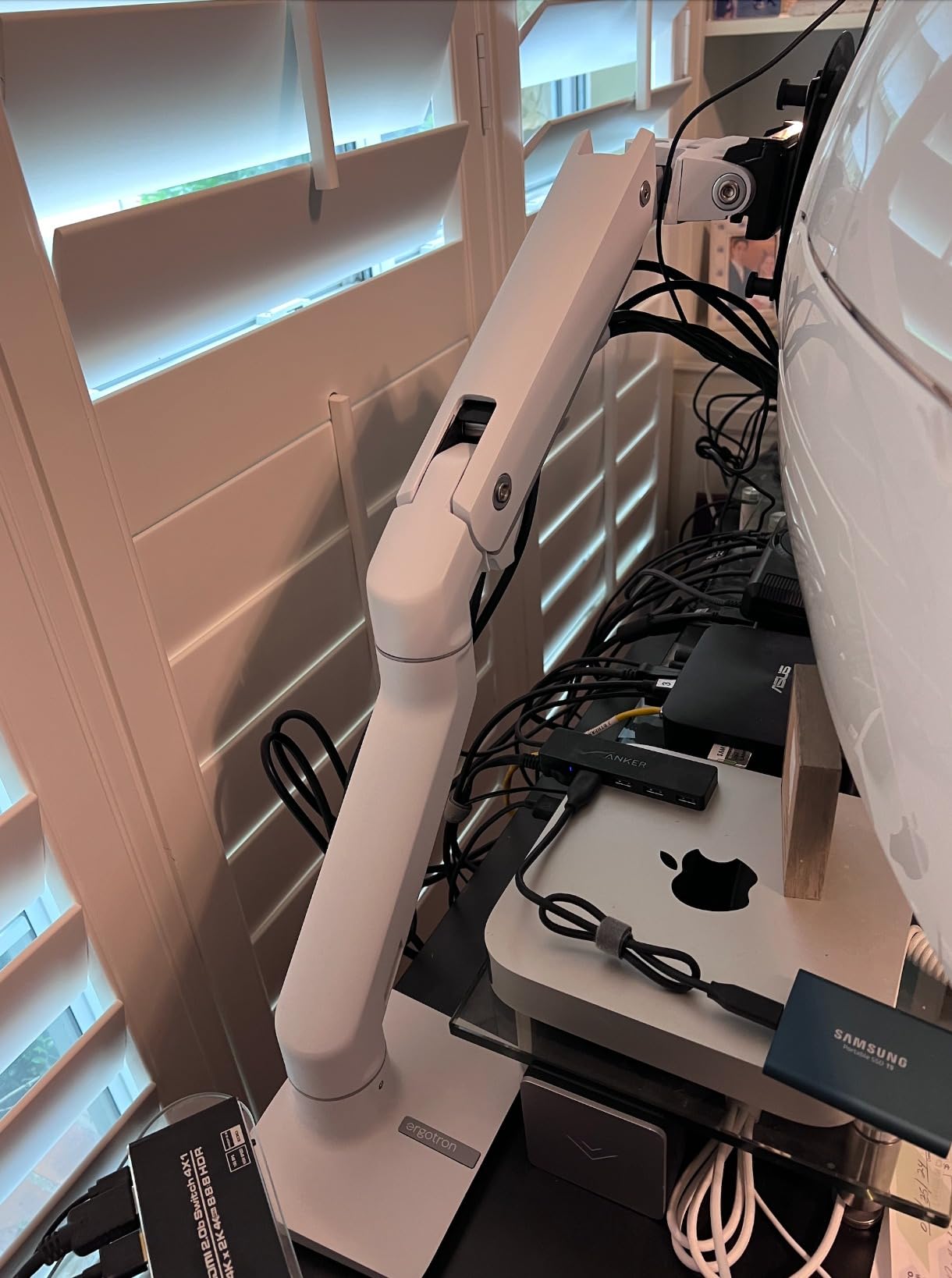 Ergotron - HX HD Premium Heavy Duty Gaming Monitor Arm, Single Monitor Desk Mount - for 1000R Curved Ultrawide Monitors Up to 49 Inches, 28 to 42 lbs, VESA 75x75mm or 100x100mm - HD Pivot, Matte Black customer photo 2