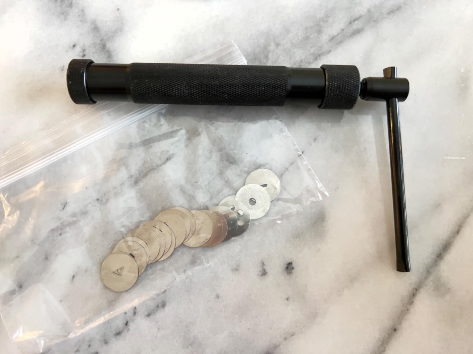 CZWESTC Stainless Steel Clay Extruder with 20 Pattern Discs, Handheld Sugar Paste Press for Fondant Cake Decorating, Polymer Clay Crafts and Ceramic Pottery Sculpture customer photo 1