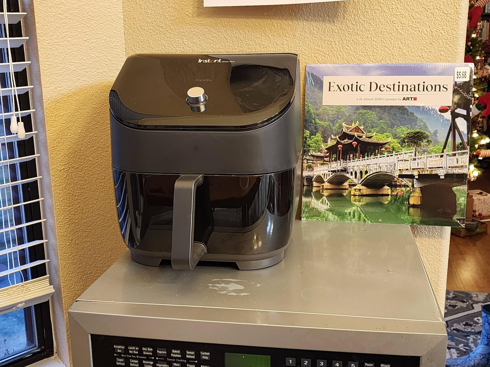 Instant Pot Vortex Plus 6QT ClearCook Air Fryer, Clear Windows, Custom Program Options, 6-in-1 Functions, Crisps, Broils, Roasts, Dehydrates, Bakes, Reheats, Black customer photo 1