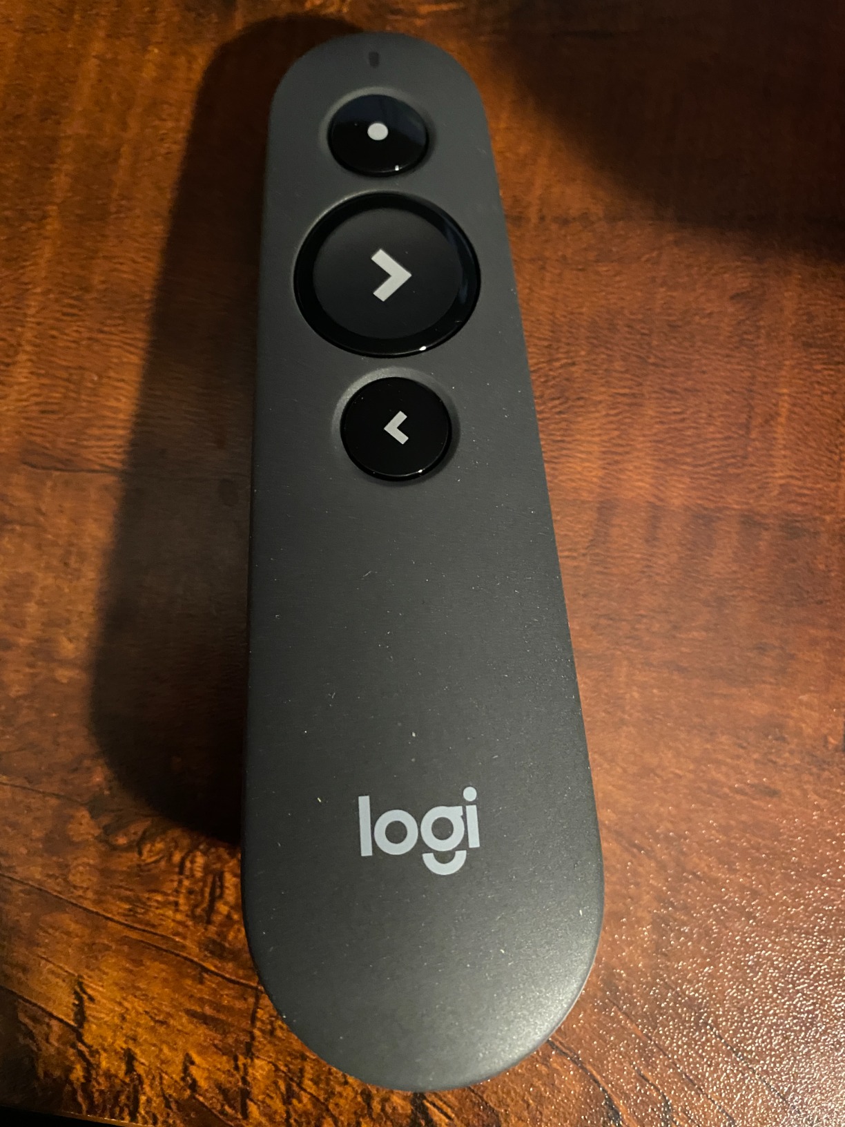 Logitech Wireless Presenter R500s, PowerPoint Clicker with Laser Pointer, Wireless Presentation Clicker Remote customer photo 2