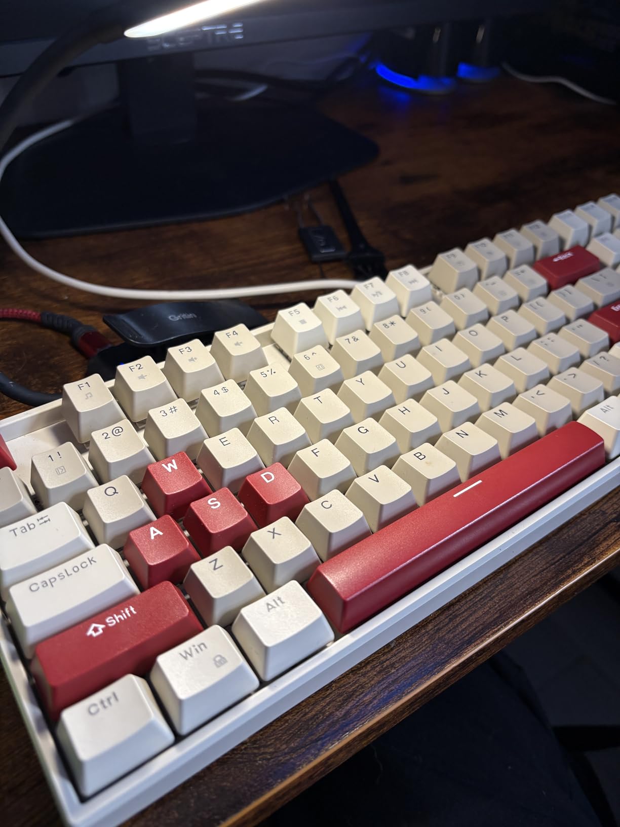 MageGee 75% Mechanical Gaming Keyboard, Red Switch, LED Blue Backlit, 87 Keys Compact TKL Wired Computer Keyboard customer photo 1