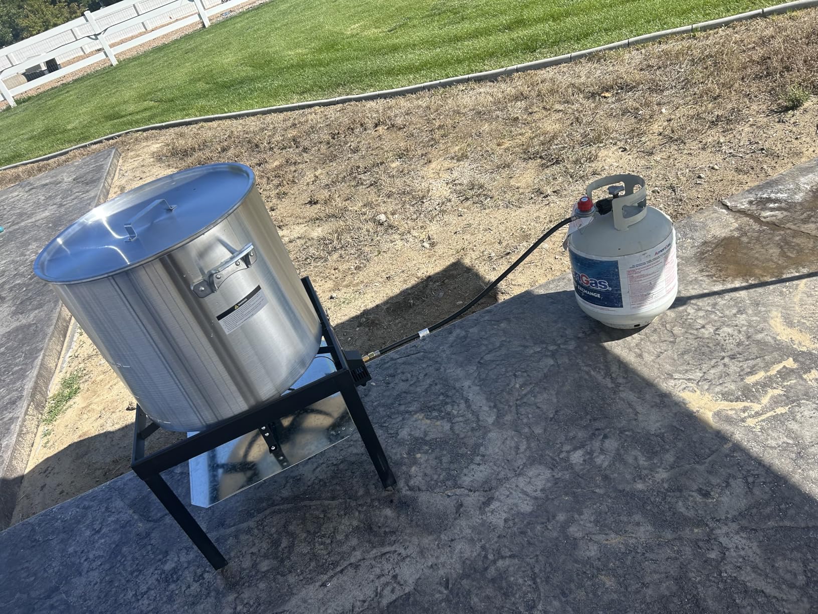 Creole Feast SBK1001 100 Qt Seafood Boiling Kit with Strainer, Outdoor Seafood Boil Pot and Basket with 100,000 BTUs Propane Burner and 10 PSI Regulator, Black & Silver customer photo 1