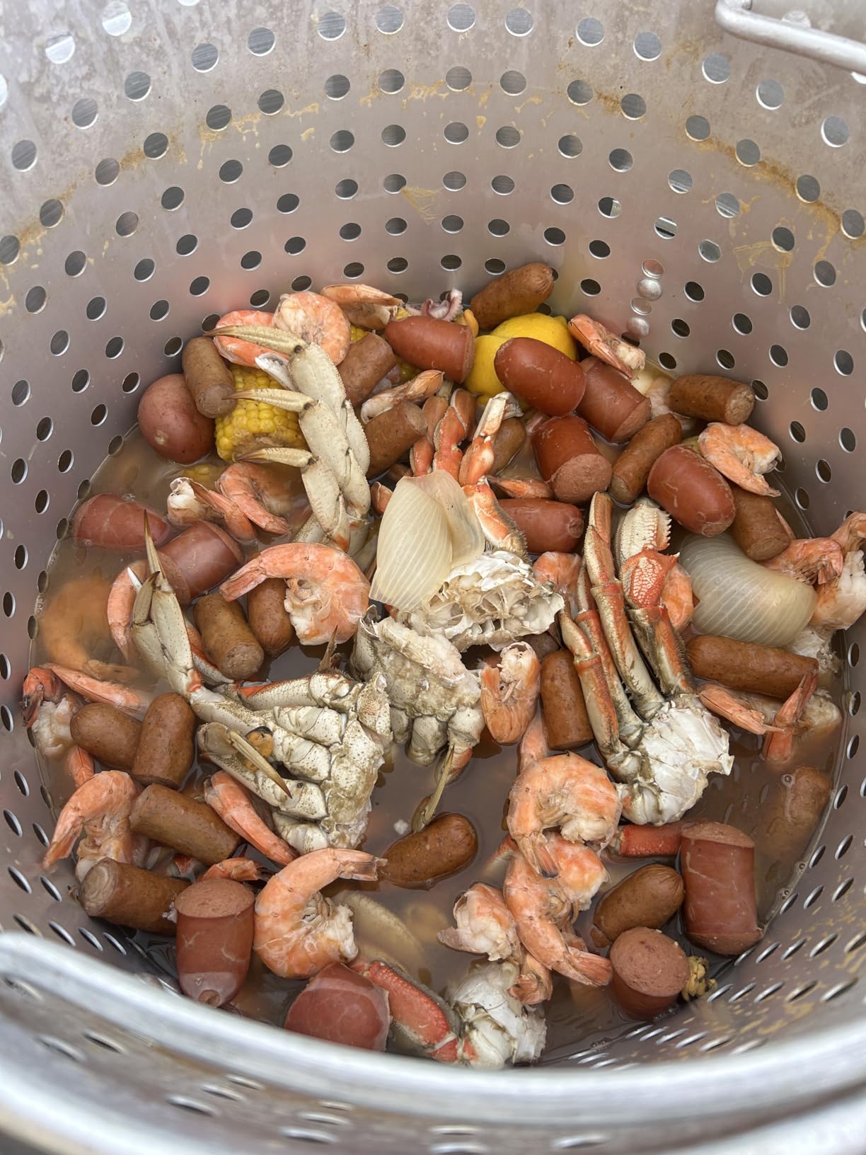 Creole Feast SBK1001 100 Qt Seafood Boiling Kit with Strainer, Outdoor Seafood Boil Pot and Basket with 100,000 BTUs Propane Burner and 10 PSI Regulator, Black & Silver customer photo 2