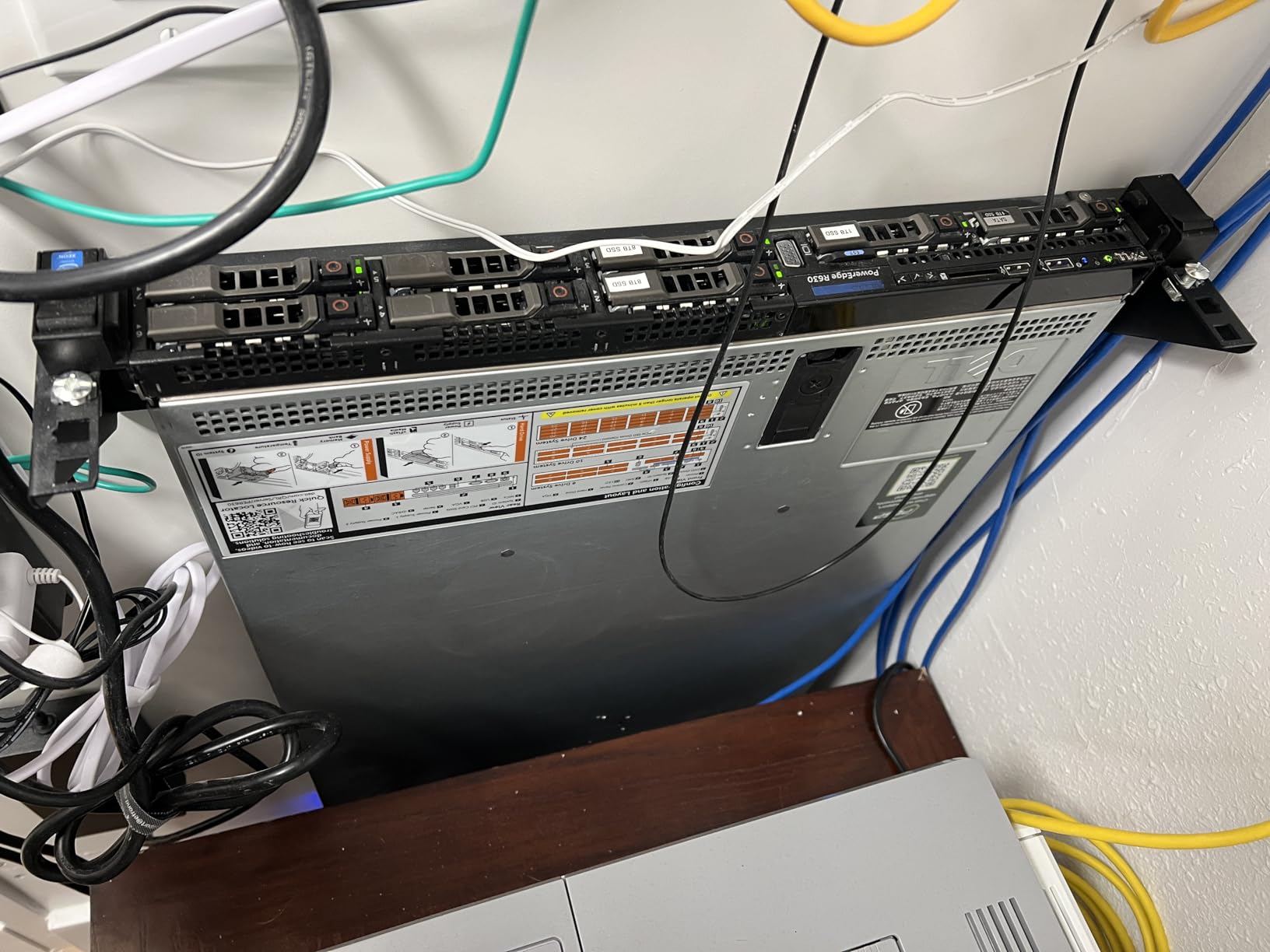 PowerEdge Dell R630 Server | 2X E5-2690 v4 = 28 Cores | 128GB RAM | 2X 1TB SSD (Renewed) customer photo 2