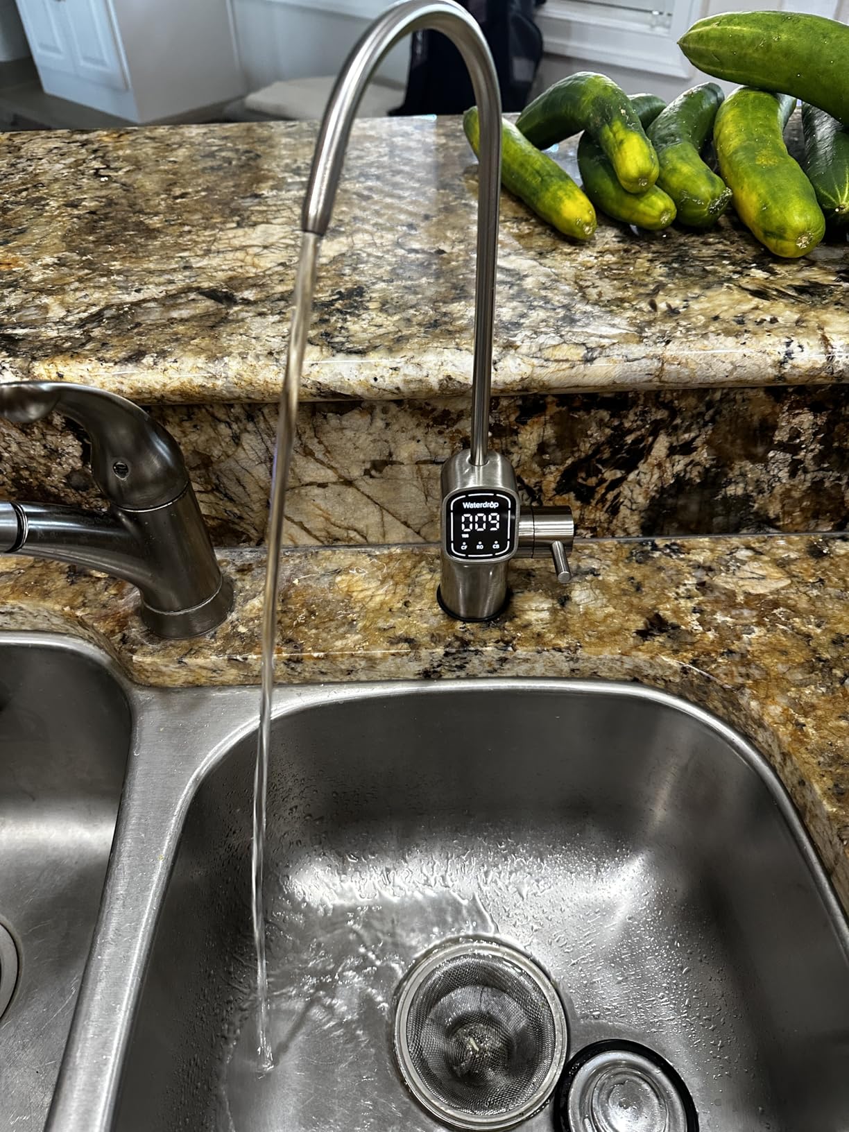 Waterdrop G3P800 Reverse Osmosis System, 800 GPD Fast Flow, NSF/ANSI 42 & 53 & 58 & 372 Certified, 3:1 Pure to Drain, Tankless Under Sink RO Water Filter System customer photo 1
