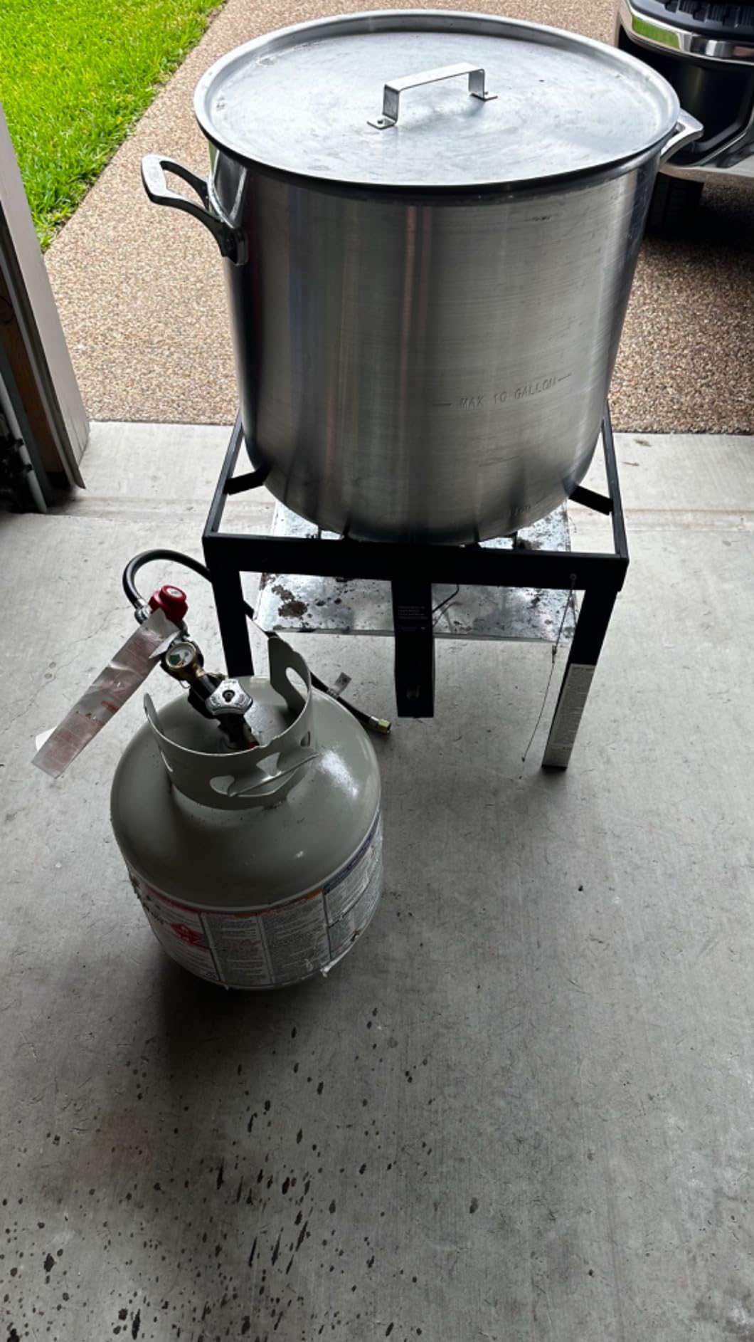 Creole Feast SBK0801 80 Qt Seafood Boiling Kit with Strainer, Outdoor Seafood Boil Pot and Basket with 100,000 BTUs Propane Burner and 10 PSI Regulator, Black & Silver customer photo 2