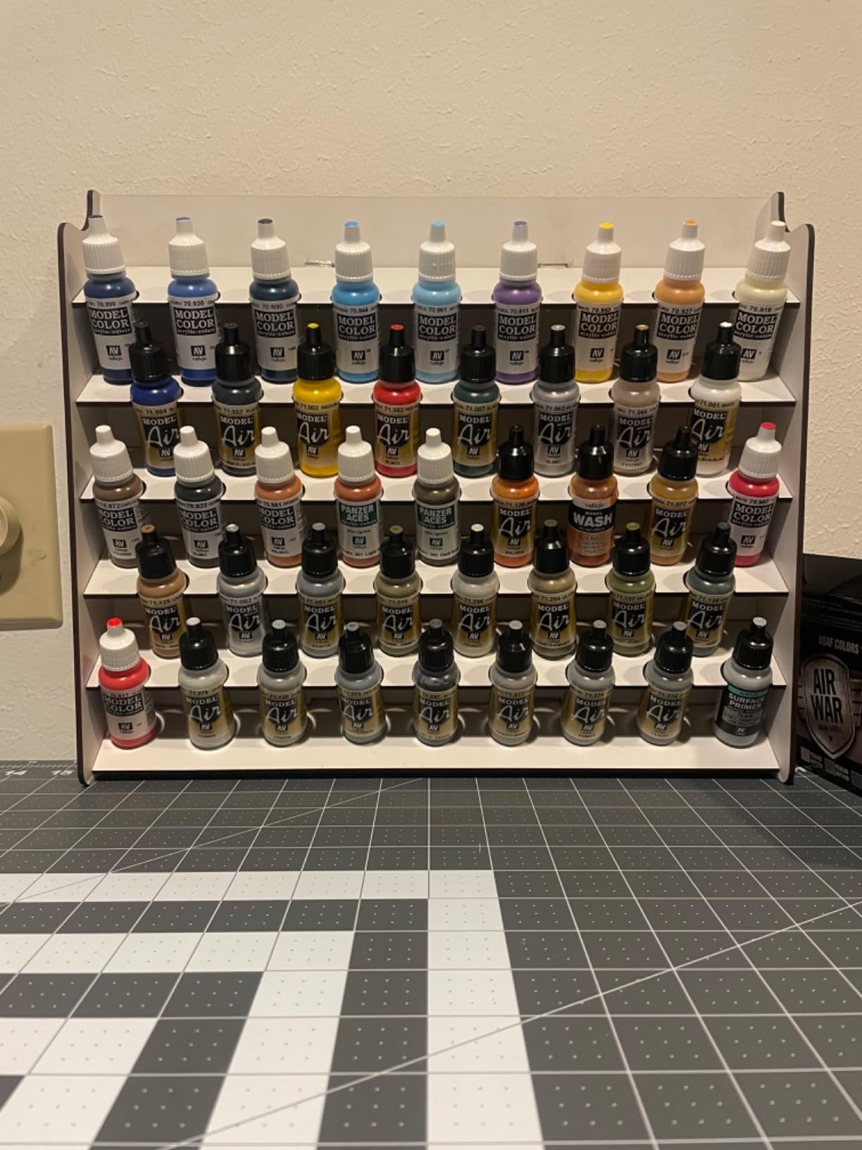Vallejo - Paint Display and Work Station 40 x 30 cm | Capacity for 24 Bottles of 18 ml, 4 of 35 ml or 60 ml, 2 of 200 ml and 10 Brushes customer photo 2