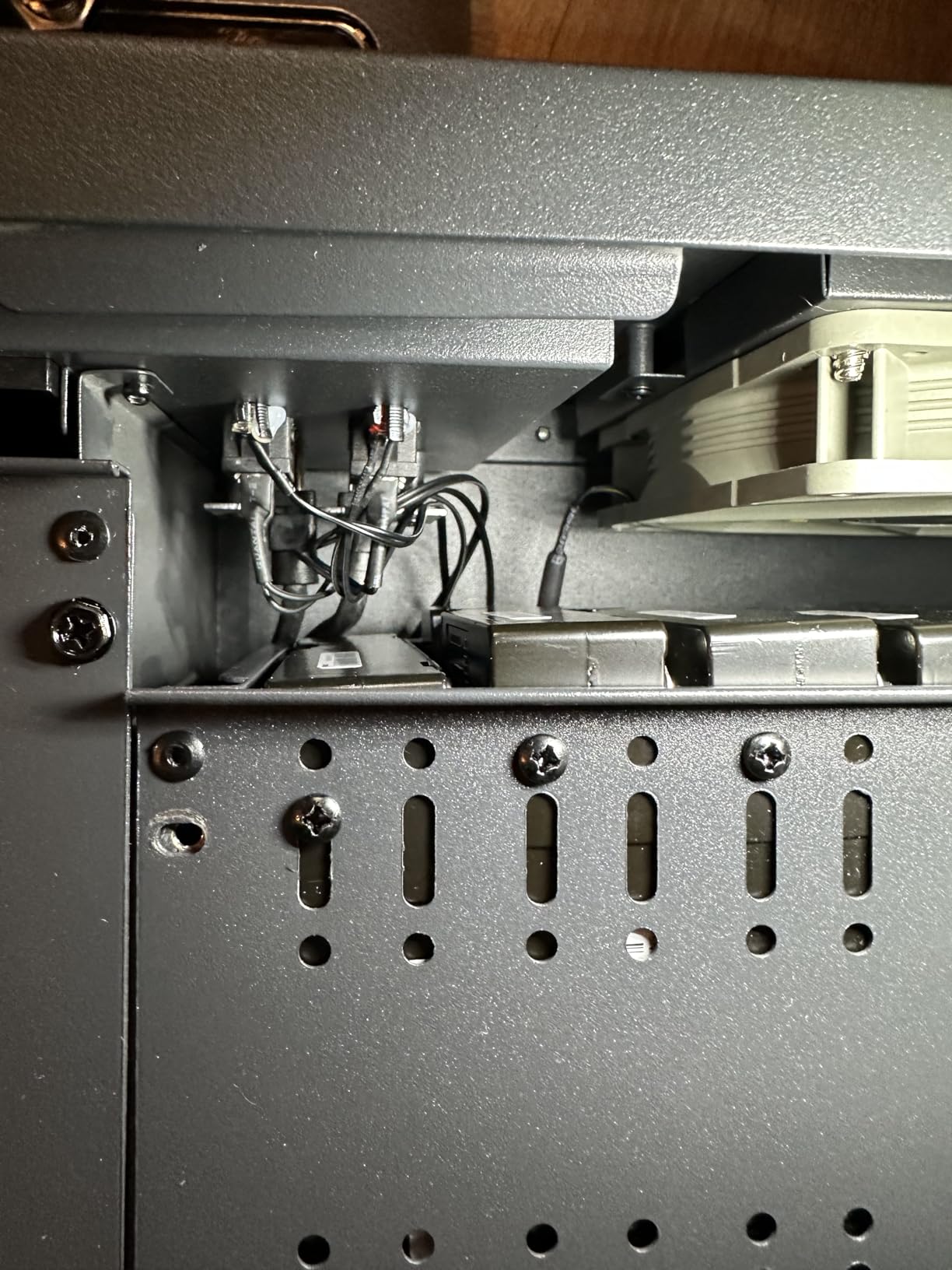 Rosewill 4U Server Chassis Rackmount Case | 7 x 3.5 Bays, 2 x 5.25 Devices| ATX, CEB Compatible | 1 x 120mm PWM Fan, 2 x 80mm PWM Fans | 2 x USB 3.0 | Front Panel Lock and Key | - RSV-R4100U customer photo 2