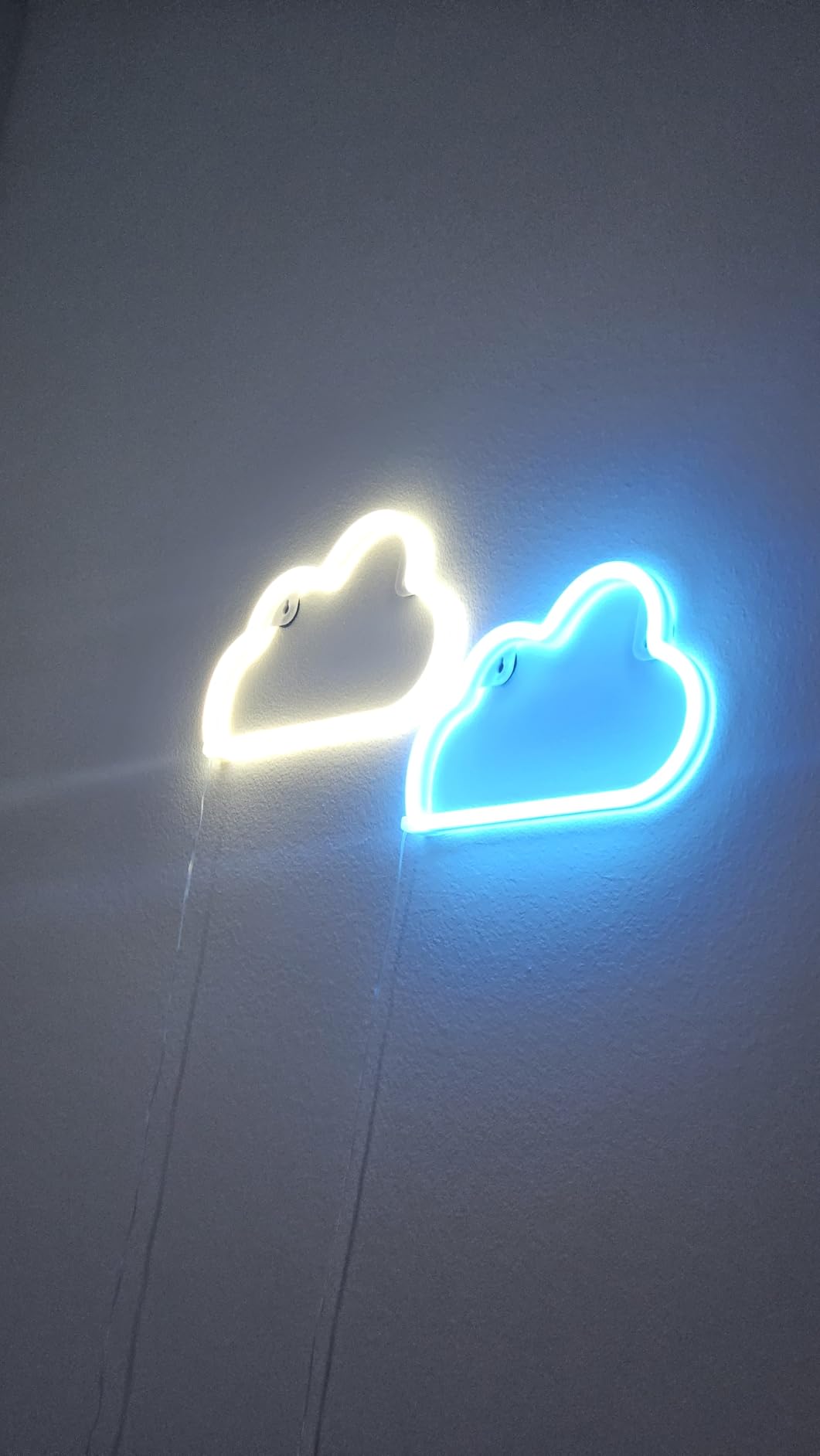 Cloud Neon Sign White Cloud Light Sign for Wall Decor, Battery or USB Powered Clouds Shaped LED Sign Decoration Lights for Bedroom Aesthetic Teen Girl Kid Room customer photo 1