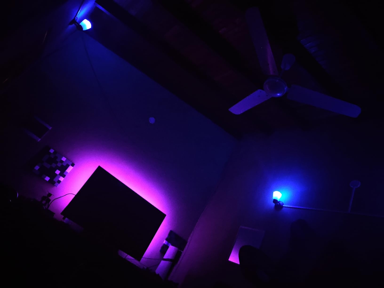 Philips Hue Smart Light Starter Kit - Includes (1) Bridge and (4) 75W A19 E26 LED Smart White and Color Ambiance Bulbs customer photo 1