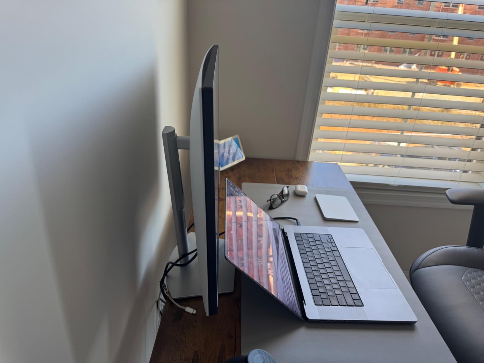 Dell S2722DC Monitor - 27-inch WQHD (2560x1440) 75Hz Display, AMD FreeSync, Built in Speaker, USB Type-C Connectivity, Height/Pivot/Swivel/Tilt Adjust customer photo 1