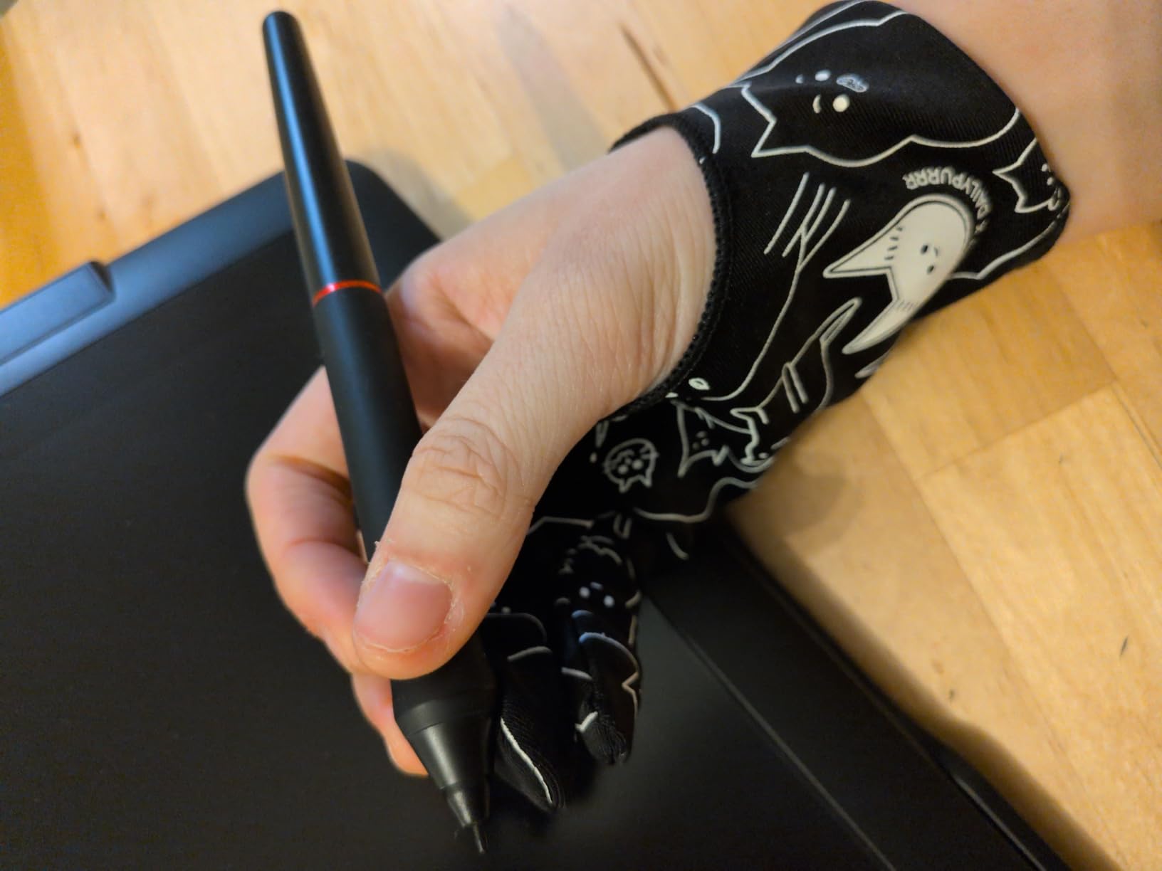 XPPen Digital Drawing Glove - Two-Finger Artist Glove with Cute Cat Print, Suitable for Right and Left Hand customer photo 1