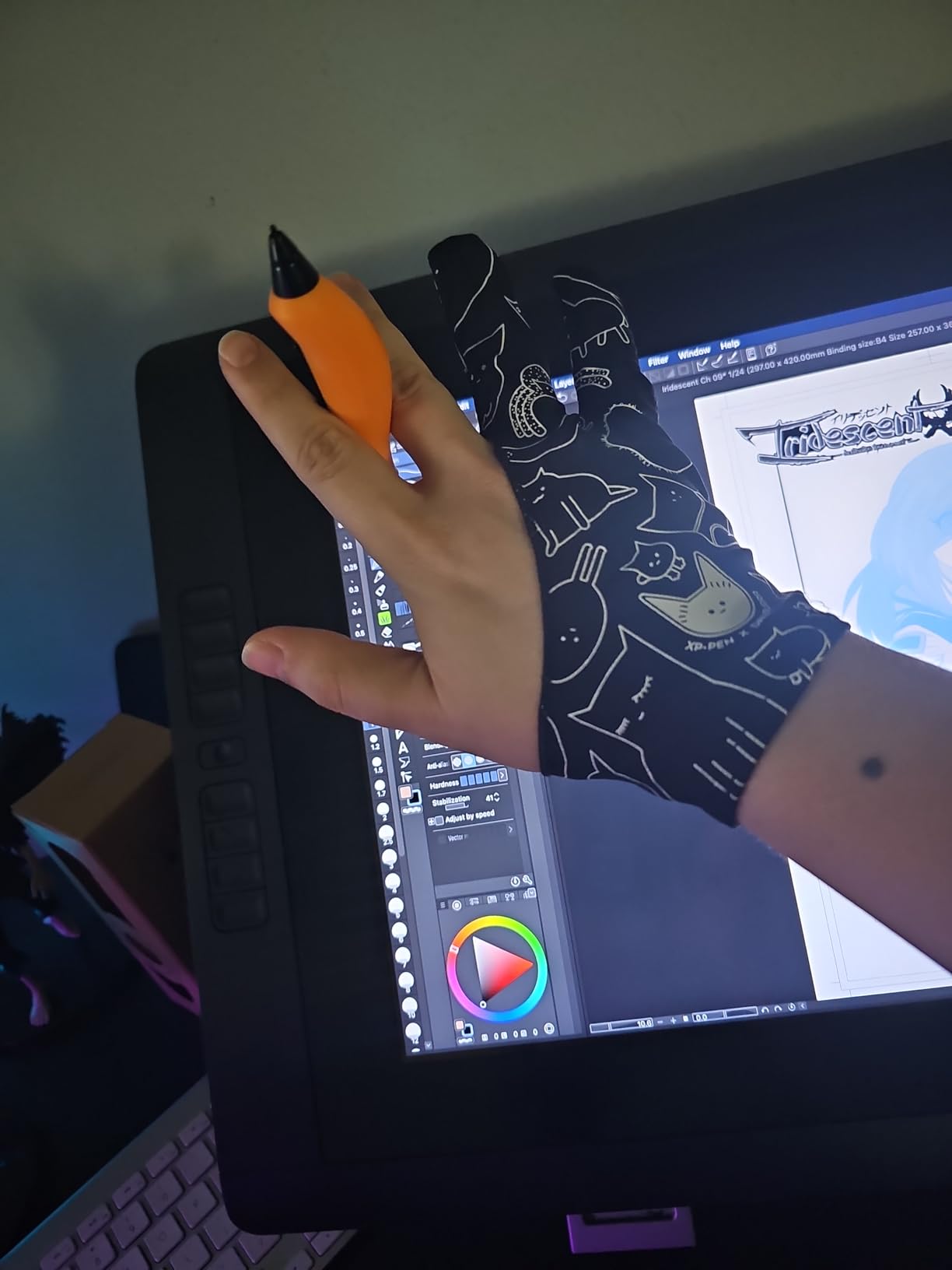 XPPen Digital Drawing Glove - Two-Finger Artist Glove with Cute Cat Print, Suitable for Right and Left Hand customer photo 2