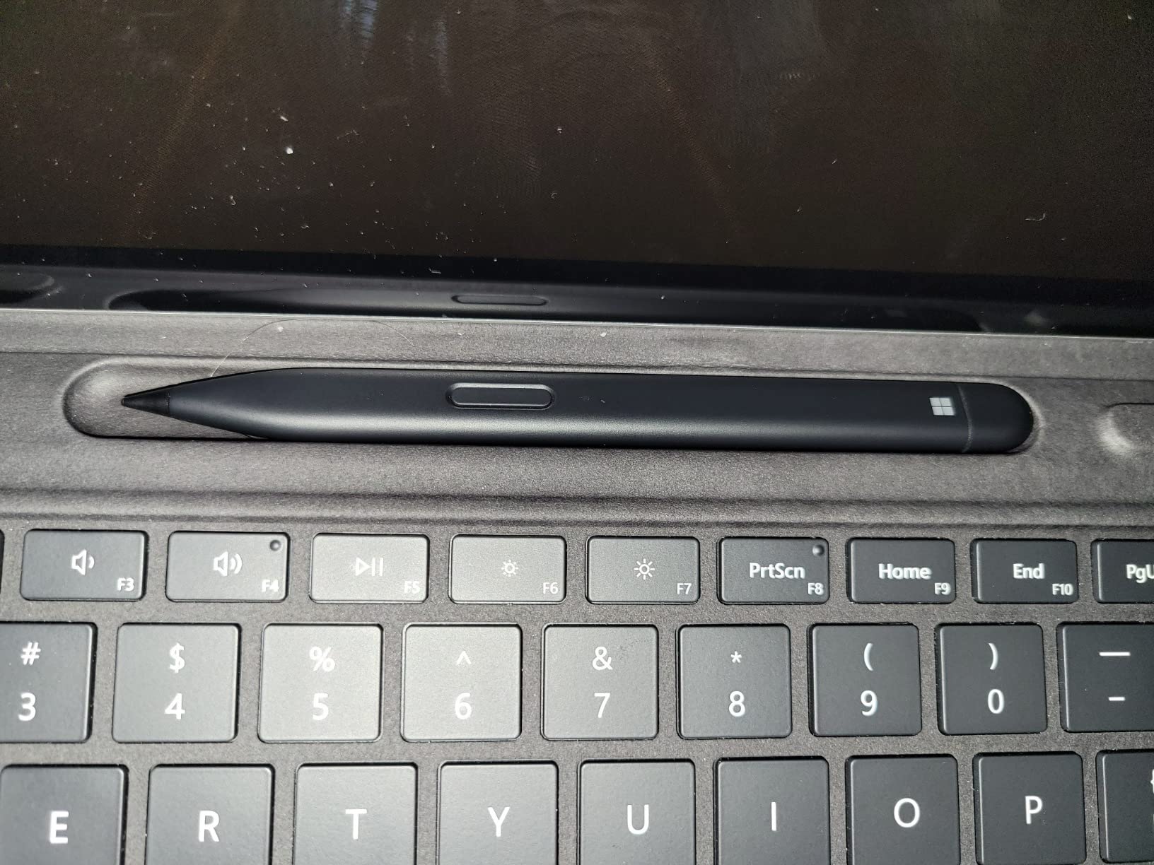 Surface Slim Pen 2 Matte Black - Bluetooth 5.0 Connectivity - 4,096 points of pressure sensitivity - Create in real time with zero force inking - Take notes naturally with haptic motor customer photo 1