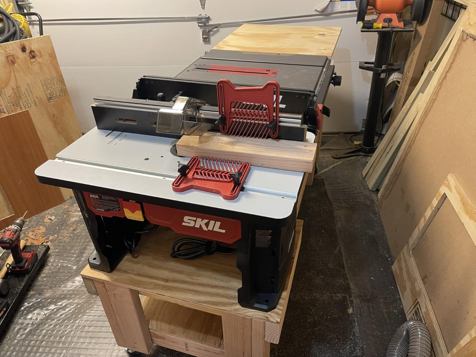 SKIL RT1323-01 Router Table and 10Amp Fixed Base Router Kit customer photo 2