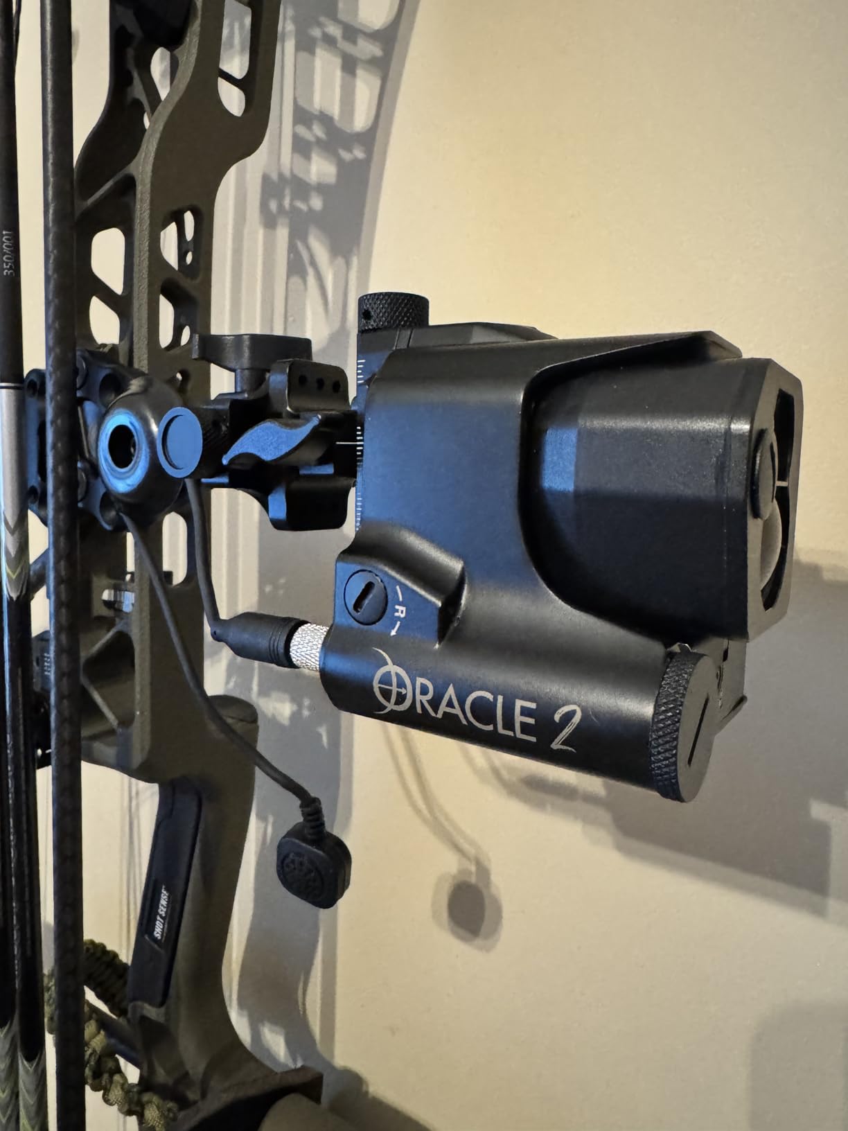 Burris Optics Oracle 2 Rangefinder Bow Sight, Built in Range Finder Measures Exact Distance, Calculates Perfect Aim/Drop Point, Adaptable Right or Left Handed Mount customer photo 1