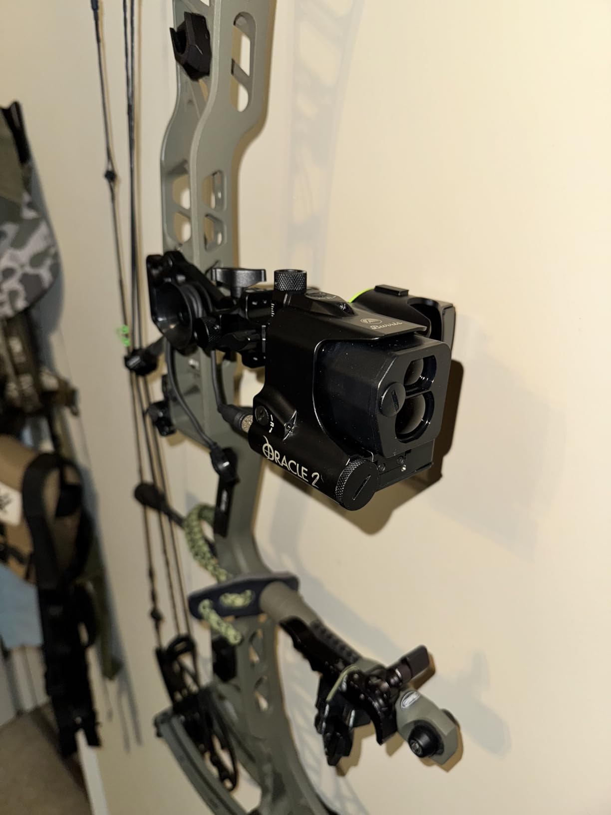 Burris Optics Oracle 2 Rangefinder Bow Sight, Built in Range Finder Measures Exact Distance, Calculates Perfect Aim/Drop Point, Adaptable Right or Left Handed Mount customer photo 2