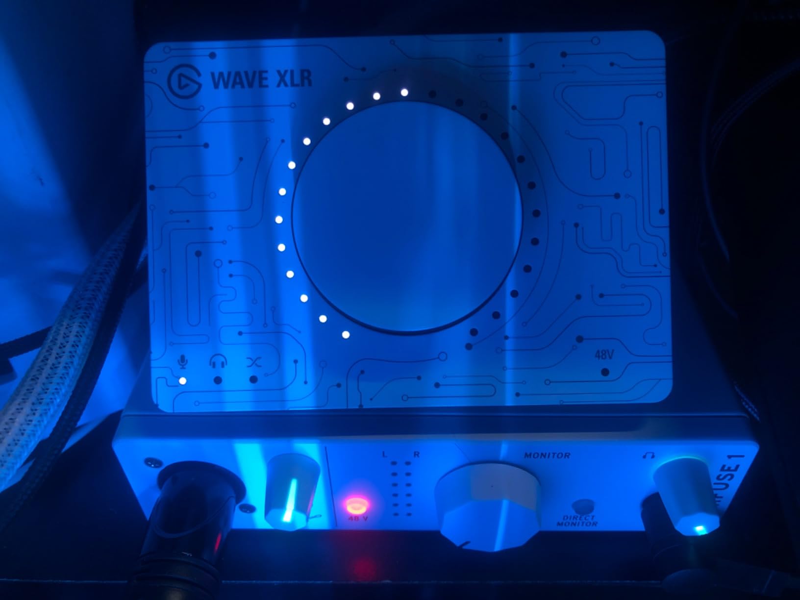 Arturia MiniFuse 1 Compact USB Audio Interface for Recording, Production, Podcasting, Guitar customer photo 1