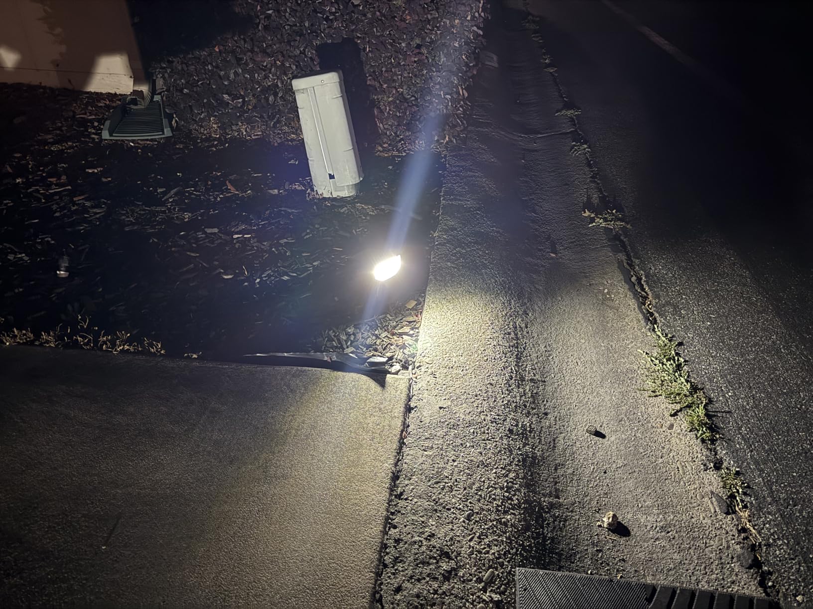 AloftSun Solar Motion Sensor Outdoor Lights, Waterproof Motion Sensor Spot Lights - 30 LED/3 Modes Solar Powered Spotlights, Landscape Lighting for Yard and Garden (2-Pack) customer photo 1