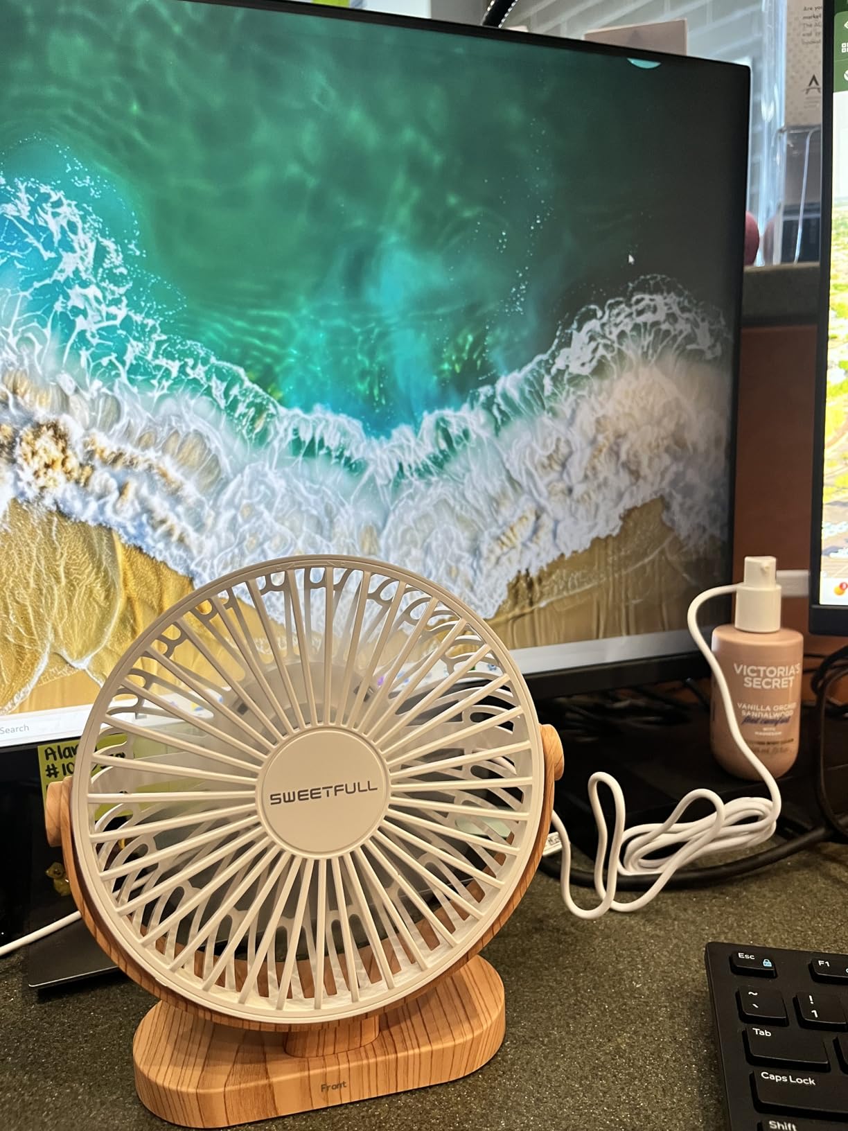 SWEETFULL 6.5 Inch USB Small Desk Fan, 3 Speeds Quiet Portable Desktop Table Fan, 360° Adjustment Personal Mini Fan for Home Office Car Outdoor Travel (Black wood grain) customer photo 1