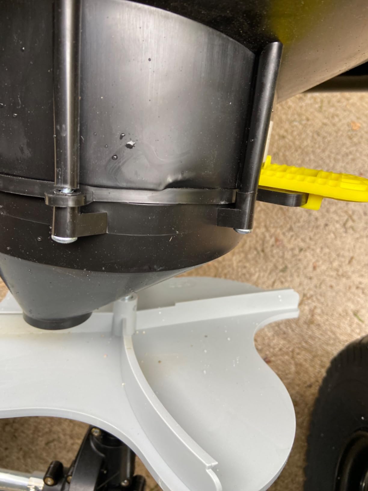 Chapin 8622B Tow & Pull Behind Broadcast Spreader, 2.2 cu ft Capacity, Auto-Stop Dual Impeller, Enclosed Bearings, Tough Terrain, Use for Seed & Fertilizer, Heavy-Duty Farm/ATV/UTV customer photo 2