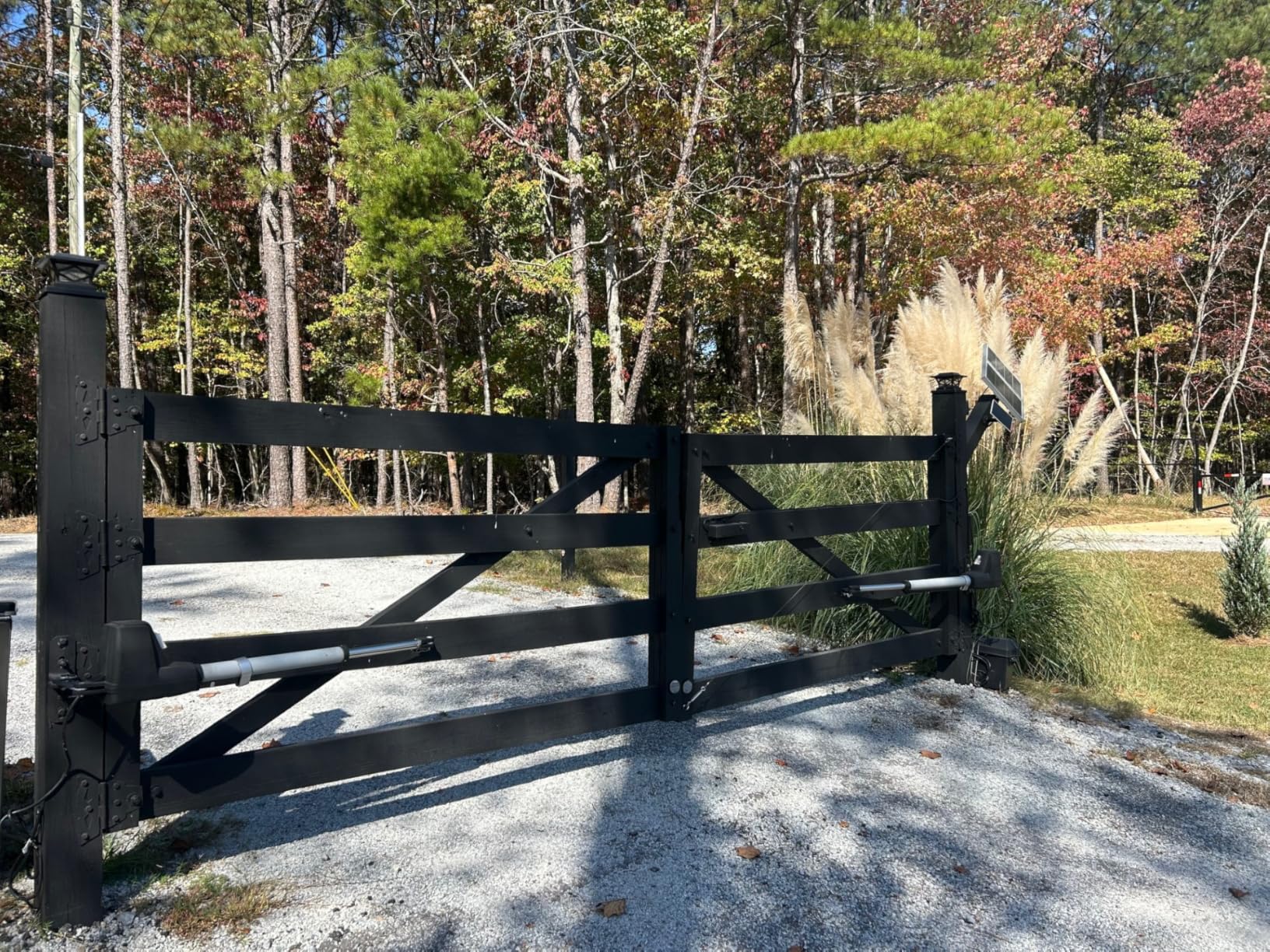 TOPENS AT6132S Solar Dual Swing Gate Opener Medium Duty Automatic Gate Motor for Double Swing Gates Up to 18ft per Arm, Electric Driveway Gate Operator AC Powered with Solar Panel Remote Control Kit customer photo 1