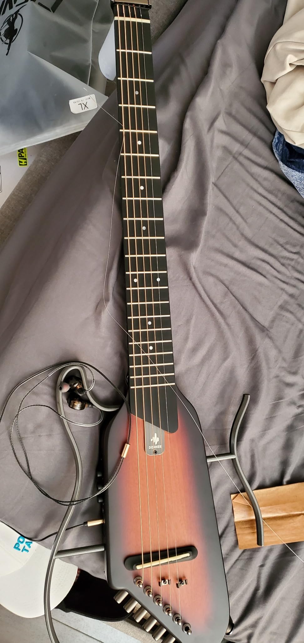 Donner HUSH I Guitar For Travel - Portable Ultra-Light and Quiet Performance Headless Acoustic-Electric Guitar, Mahogany Body customer photo 2