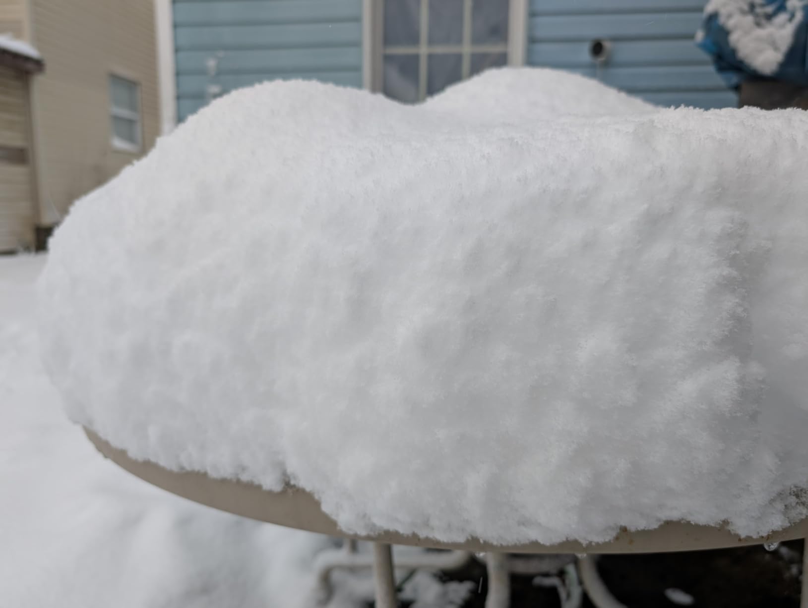 Snow Joe 48V Cordless Snow Blower Kit with 2X 8Ah Batteries, Dual-Port Charger & LED Headlights, 1600W Brushless Motor, 22