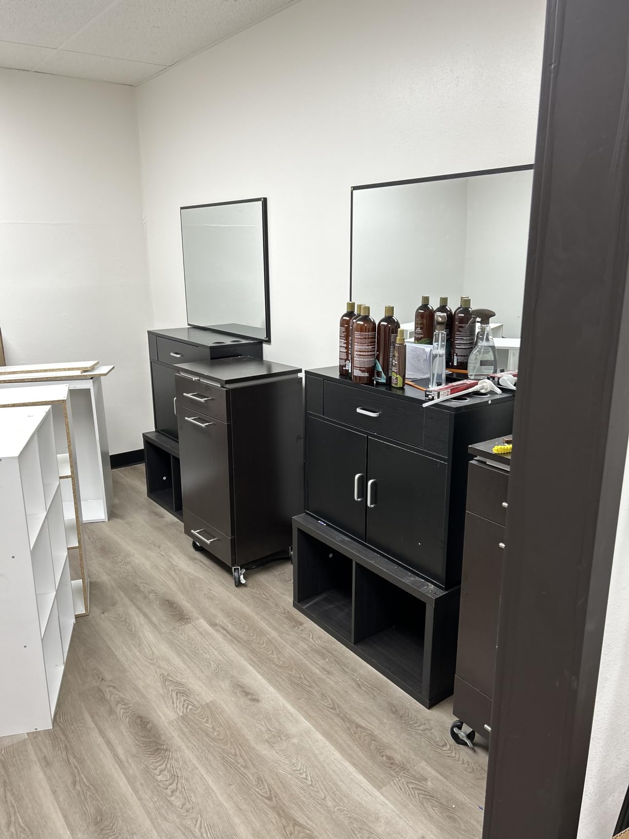 Artist hand Wall Mount Salon Station Barber Stations Styling Station with Vanity Mirror Barber Beauty Spa Salon Equipment(Black/red) customer photo 1