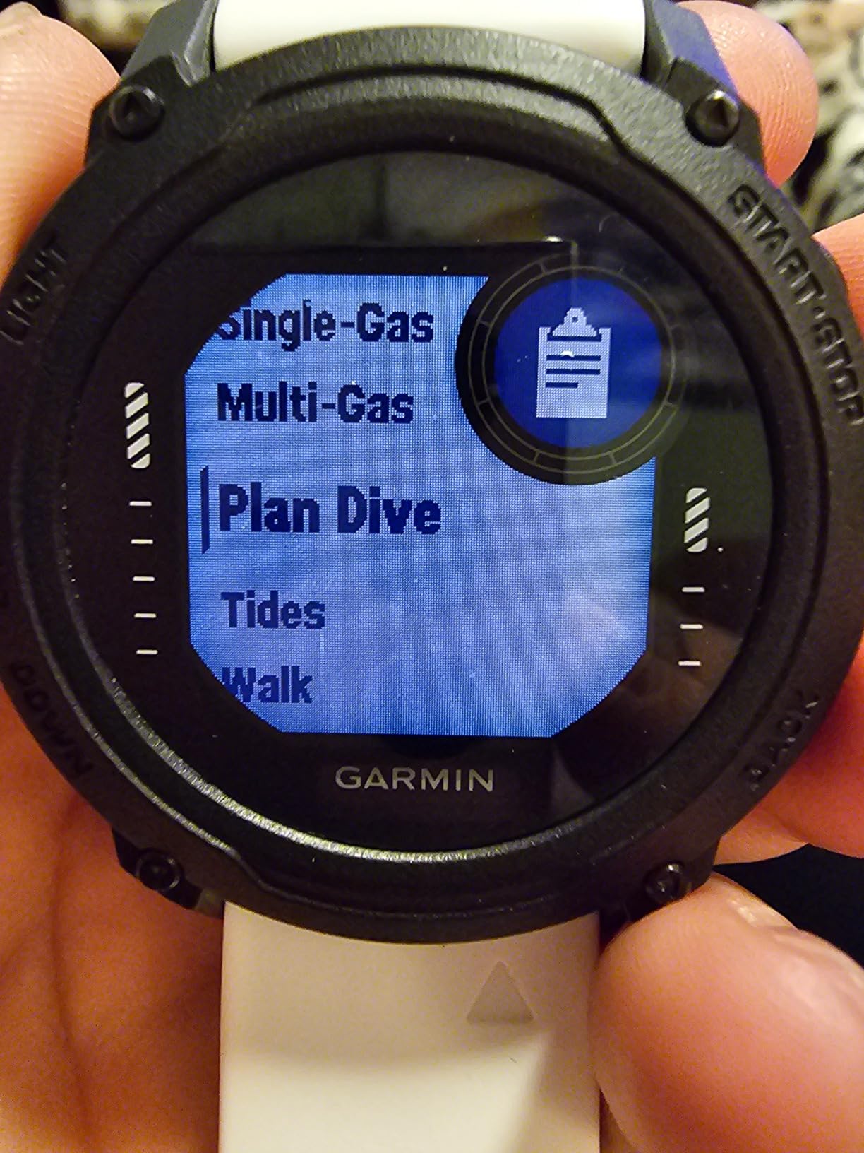 Garmin Descent G1 Rugged Dive Computer, Multiple Dive Modes, Activity Tracking, Slate Gray customer photo 1