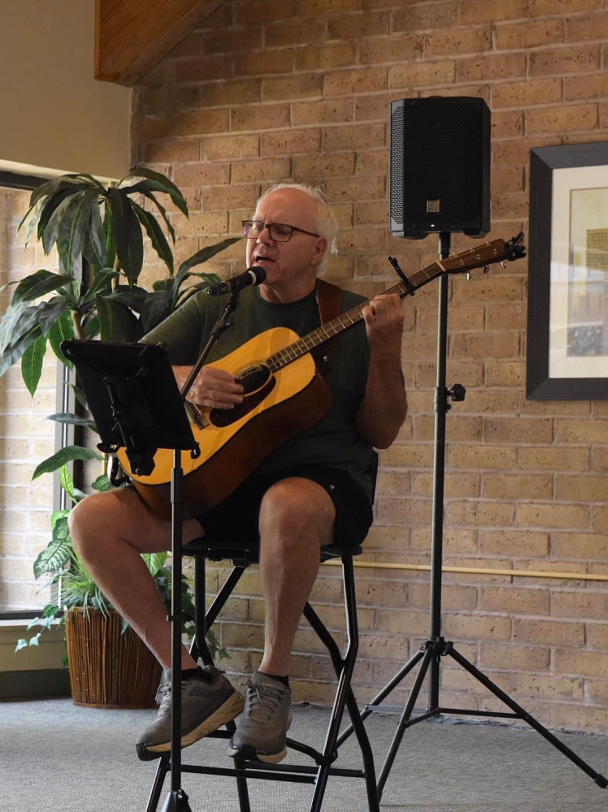 Electro-Voice EVERSE 8 8-Inch Compact Lightweight Weatherized 2-Way Battery Powered Loudspeaker with Bluetooth Audio and Control customer photo 2